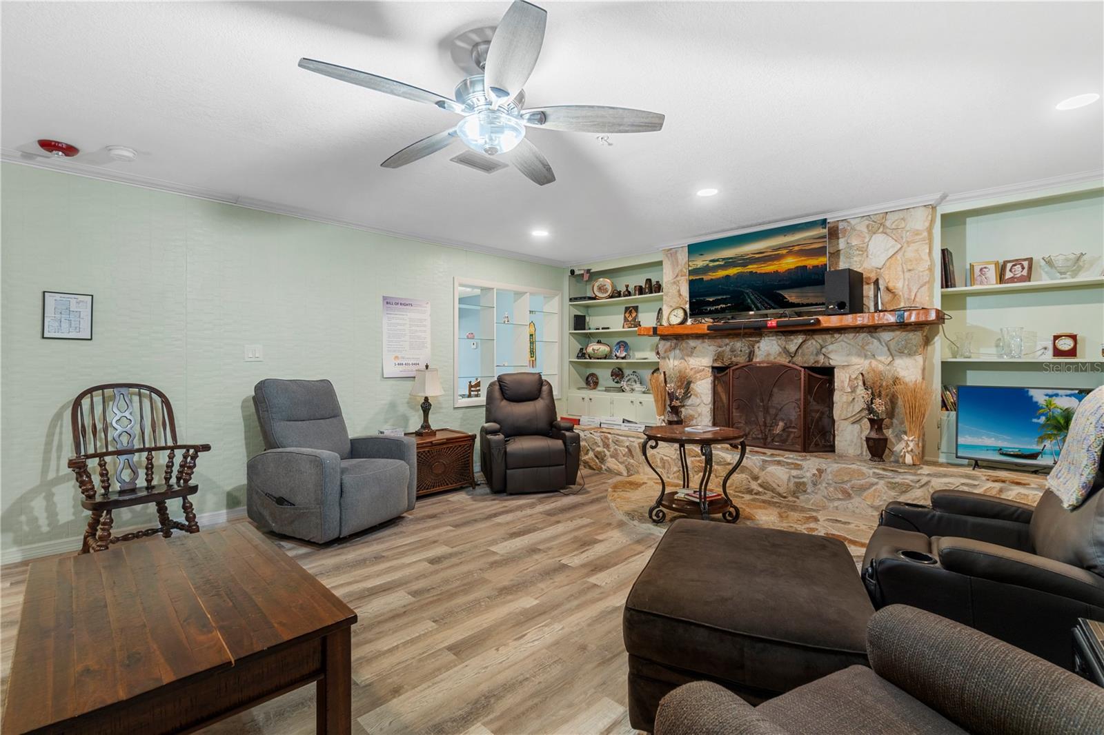 207 W WHEELER RD — photo 6