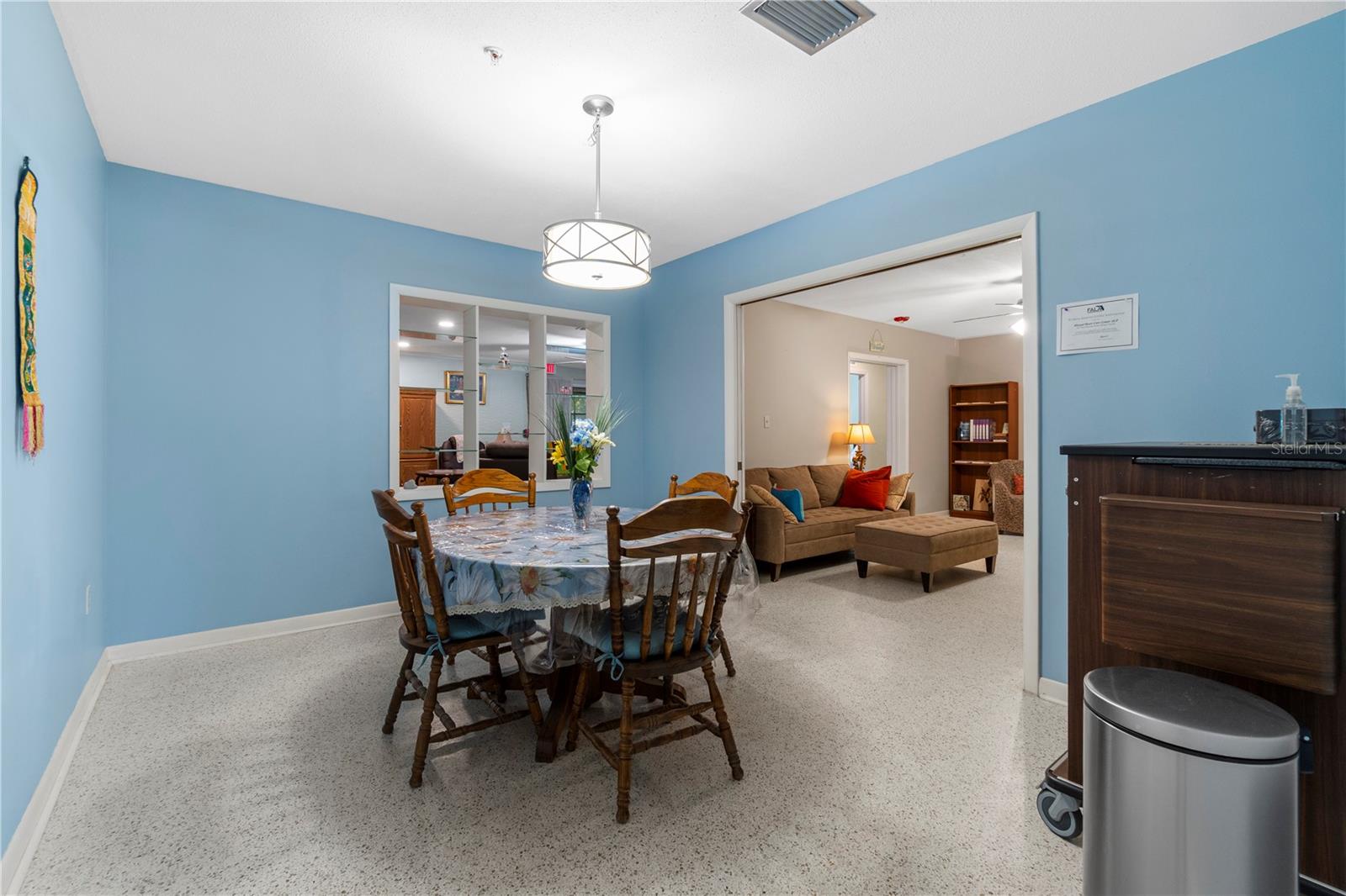 207 W WHEELER RD — photo 14