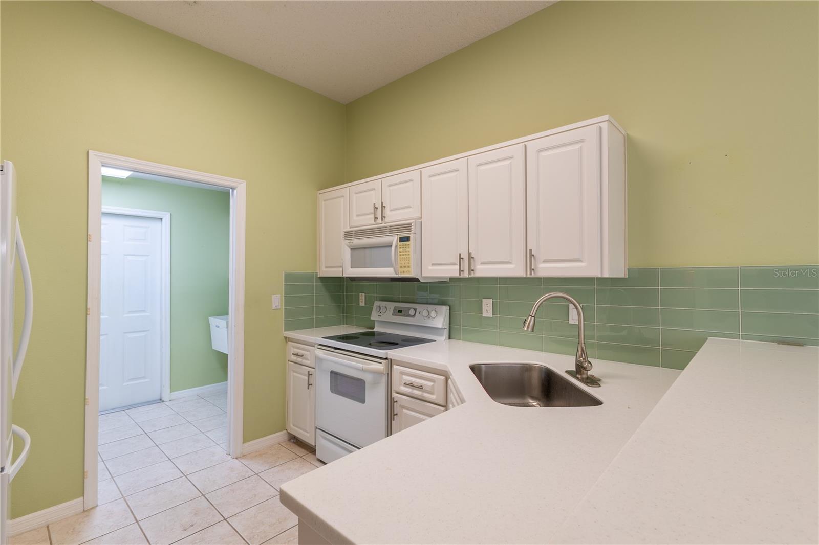 7541 MOORGATE CT — photo 18