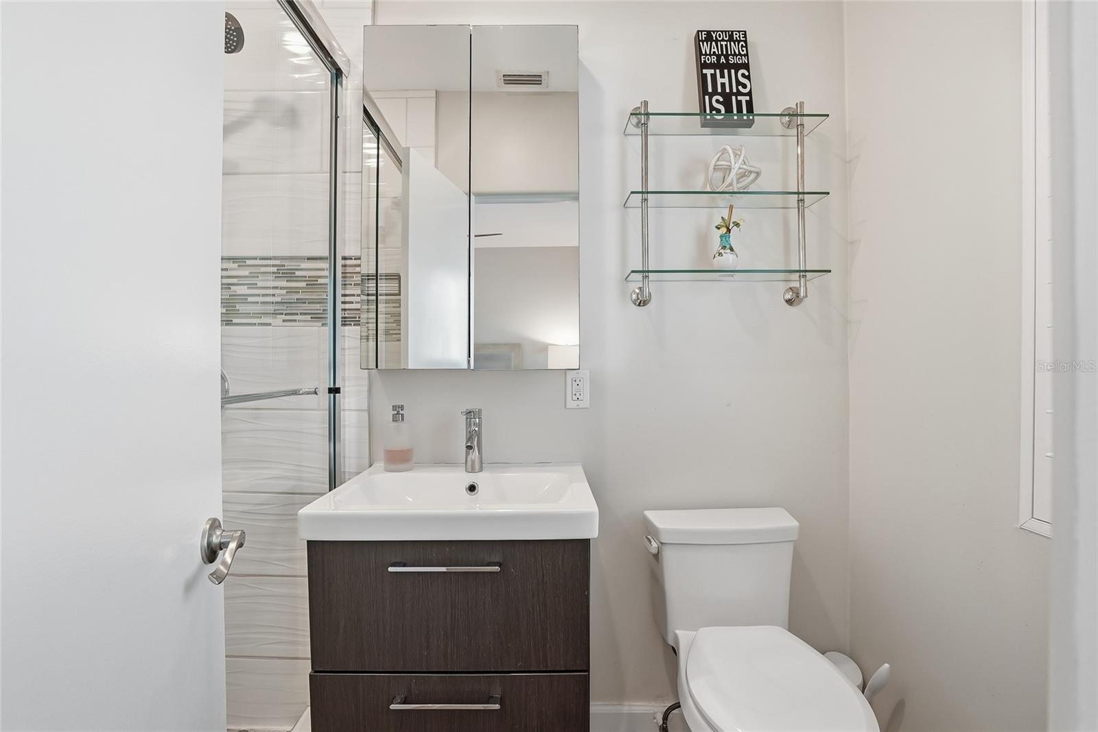 410 12TH AVE NE #8 — photo 11