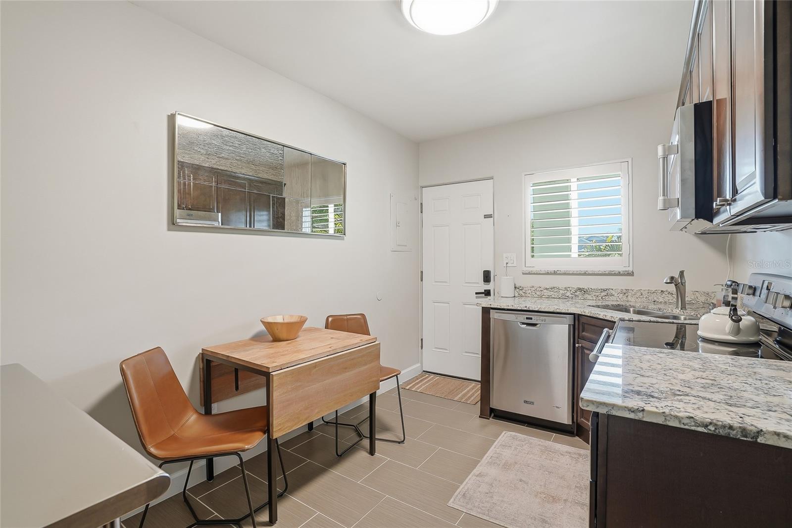 410 12TH AVE NE #8 — photo 19