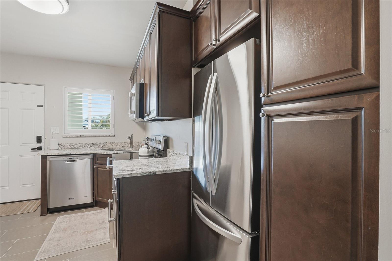410 12TH AVE NE #8 — photo 16