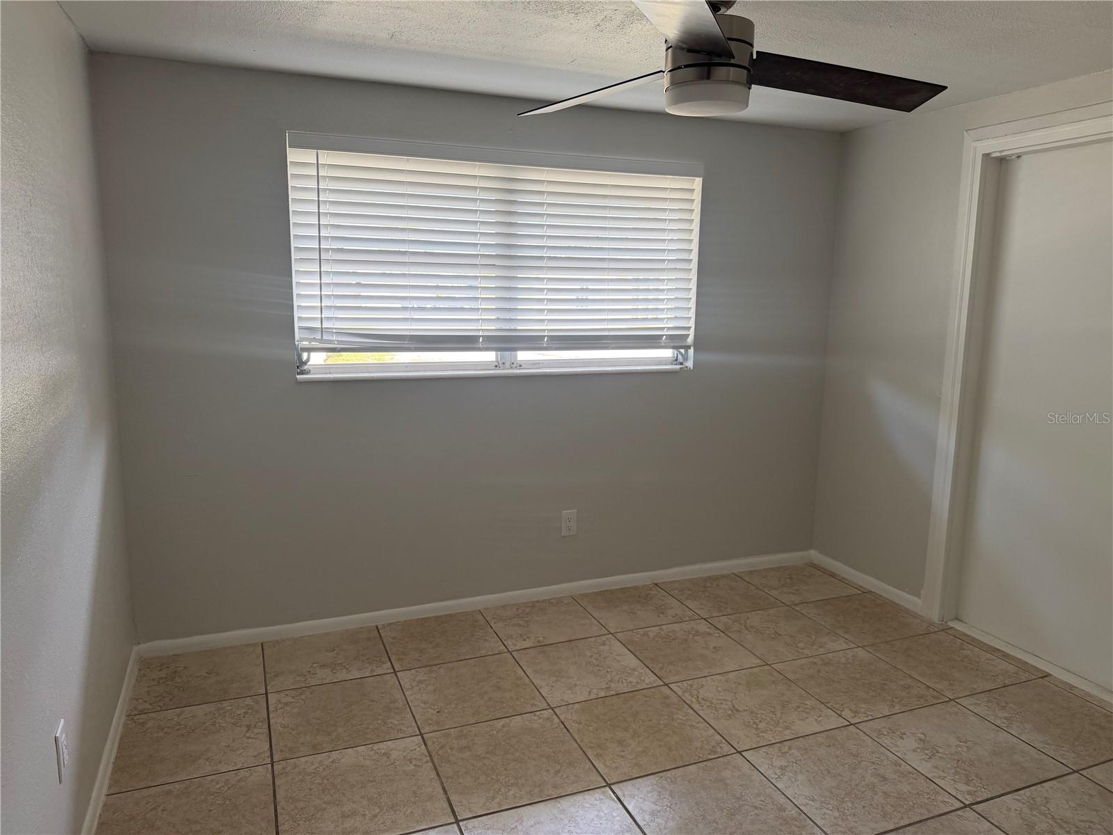 3009 W WATERS AVE — photo 6