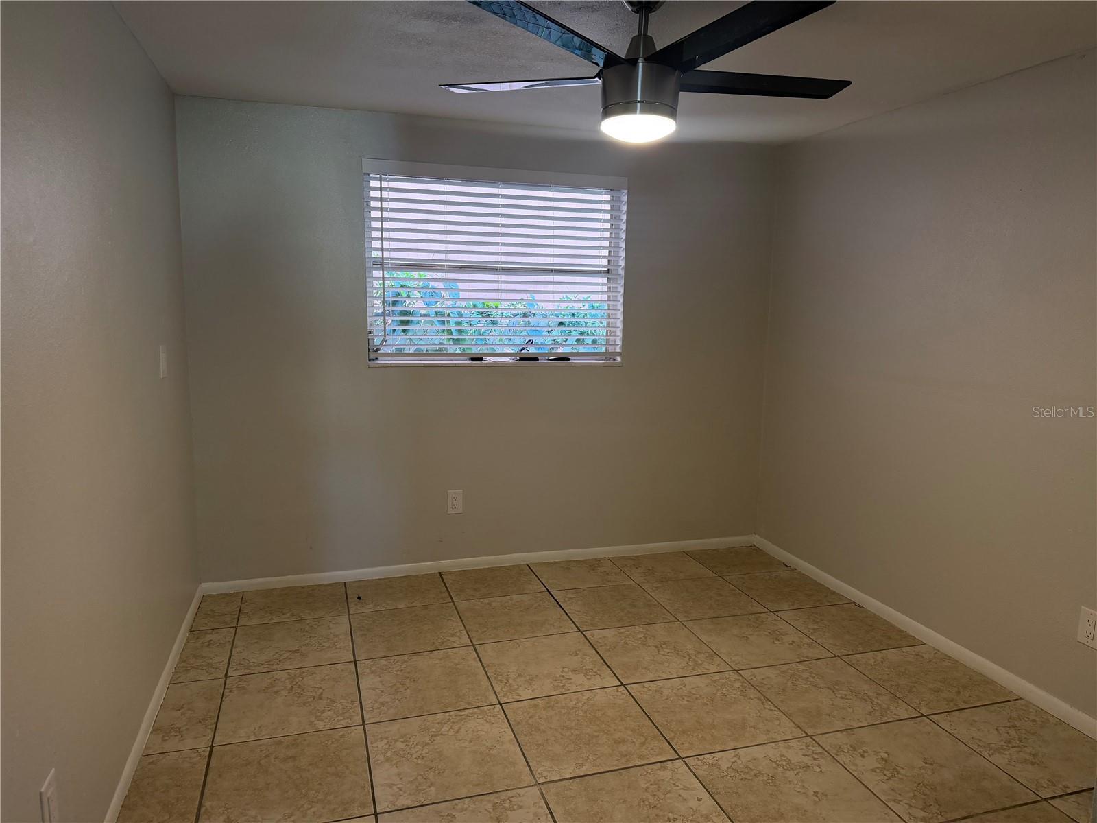3009 W WATERS AVE — photo 4