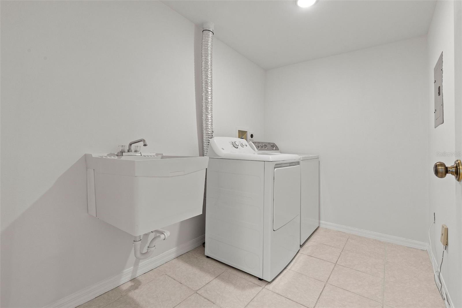 670 ISLAND WAY #800 — photo 37