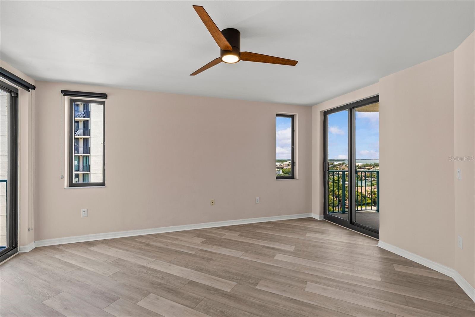 670 ISLAND WAY #800 — photo 32