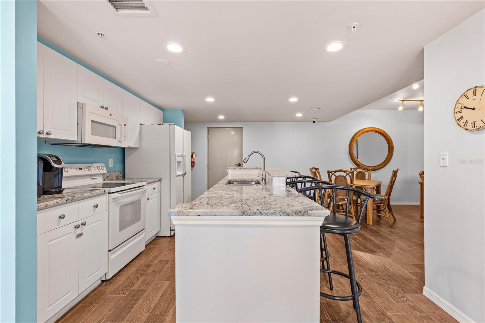 670 ISLAND WAY #800 — photo 51