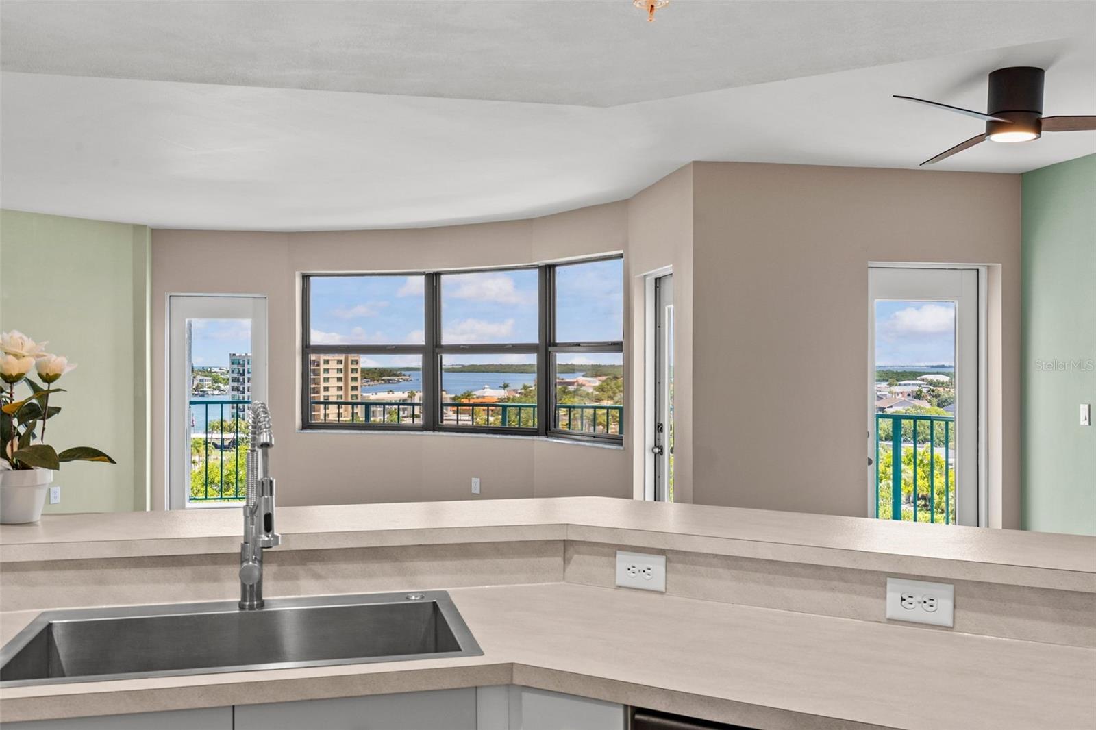 670 ISLAND WAY #800 — photo 8