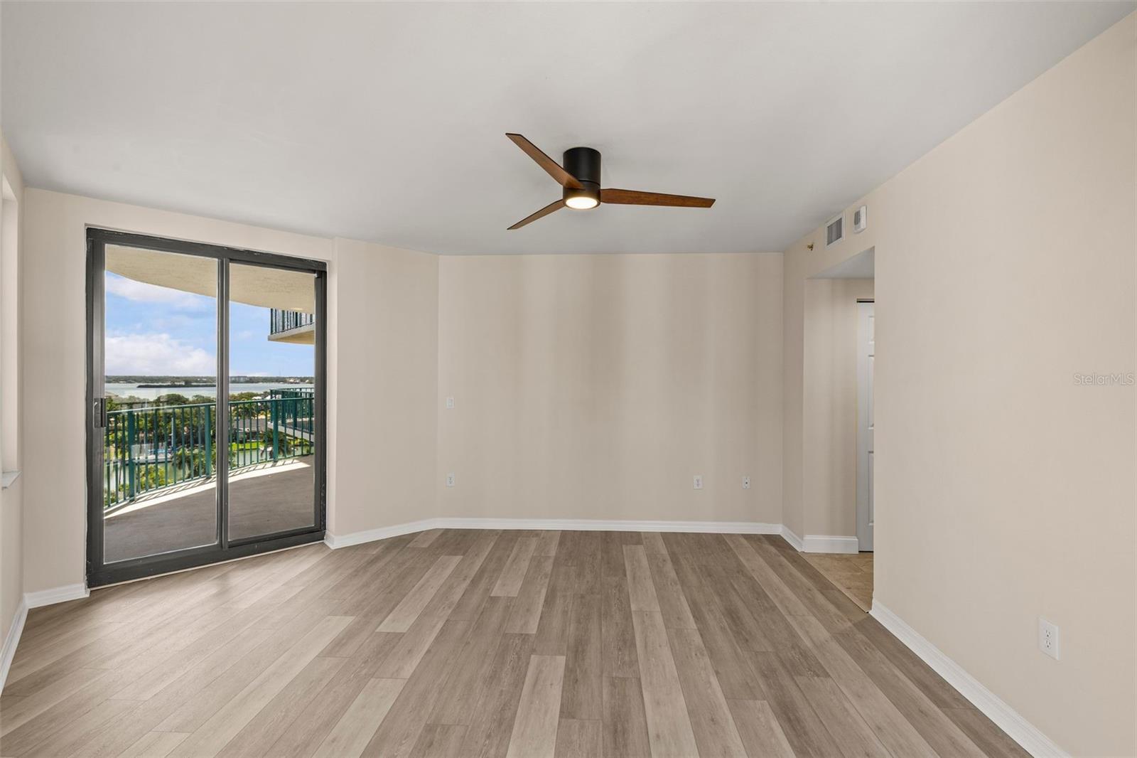 670 ISLAND WAY #800 — photo 33