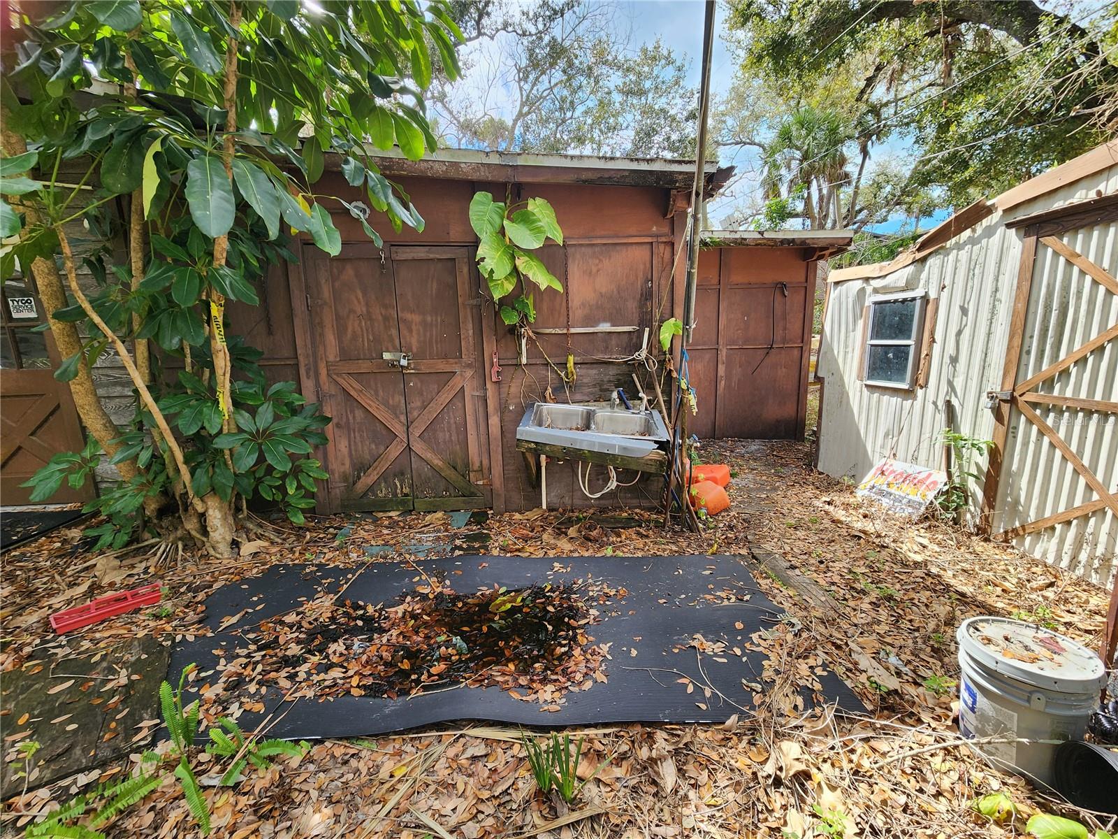 SHAMROCK DR — photo 24