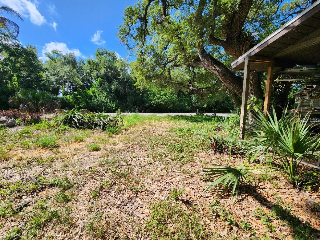 SHAMROCK DR — photo 3