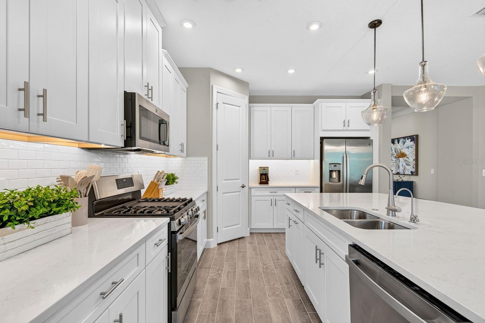 10924 WICKER PARK PL — photo 54