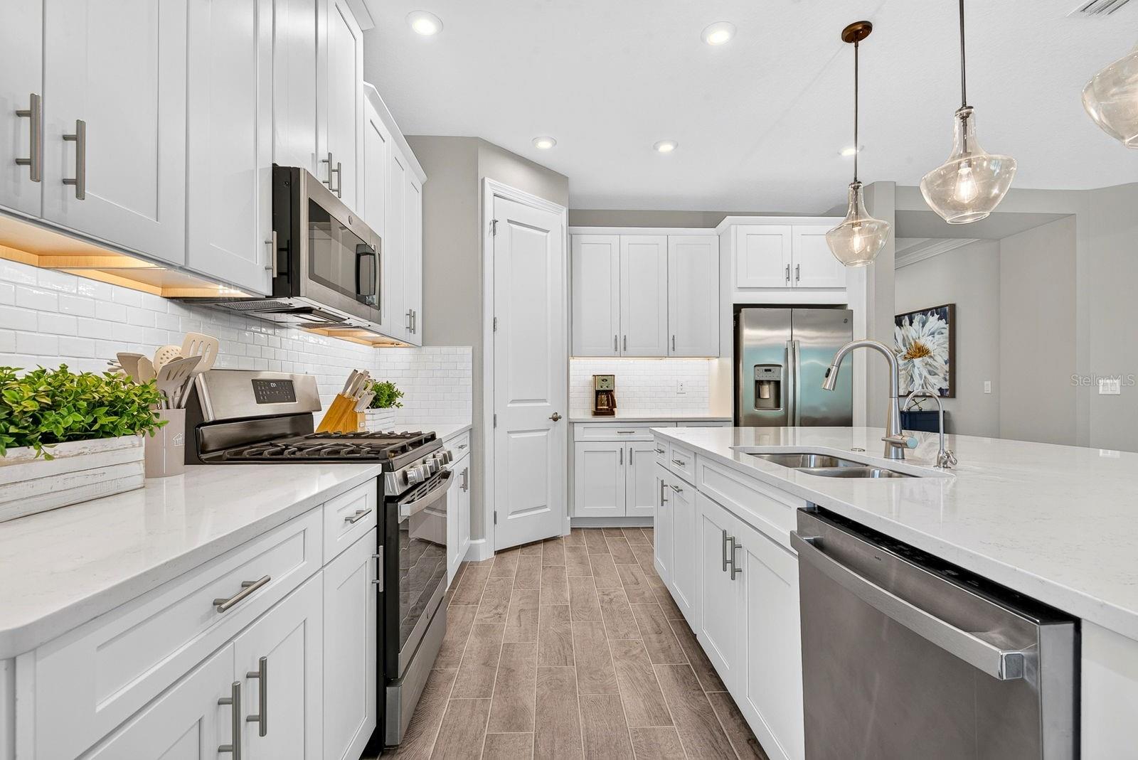 10924 WICKER PARK PL — photo 6
