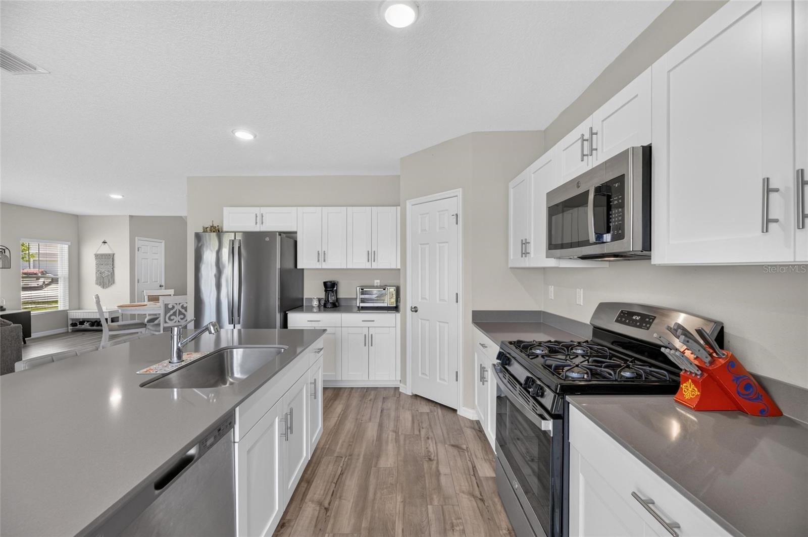5495 SUMMER SUNSET DR — photo 16