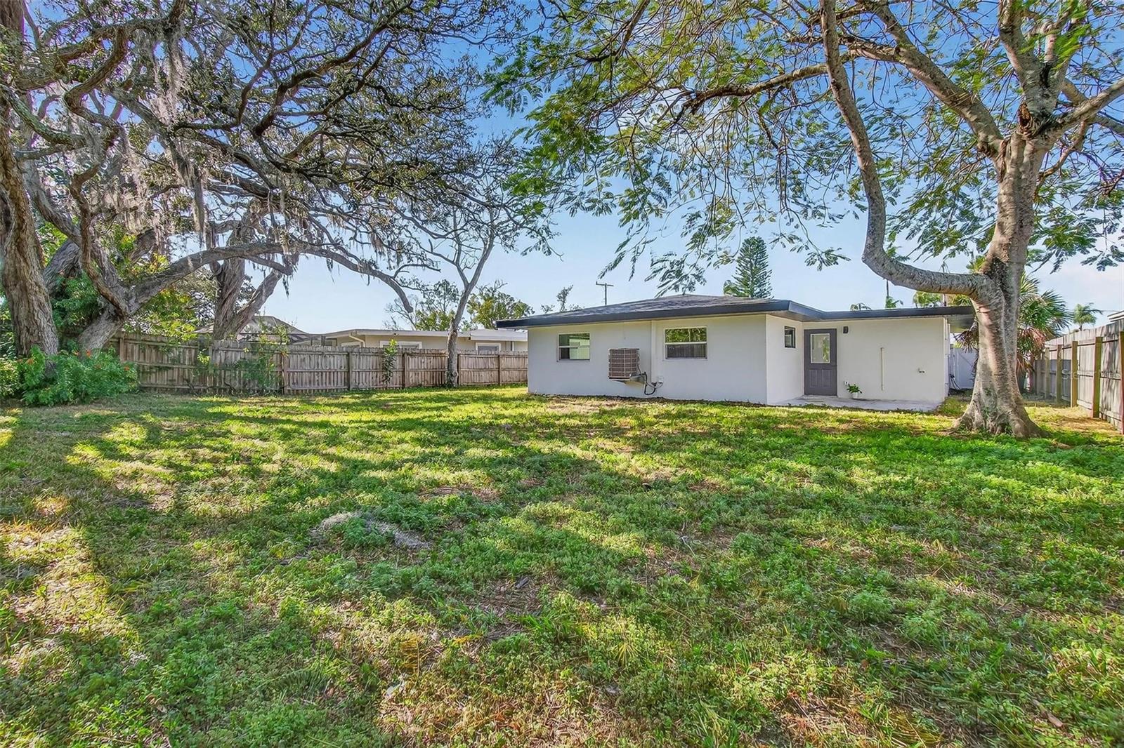 203 DRIFTWOOD DR W — photo 29
