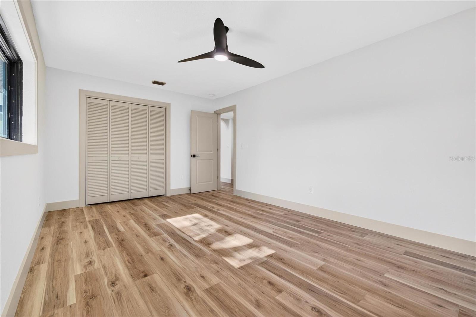 203 DRIFTWOOD DR W — photo 22