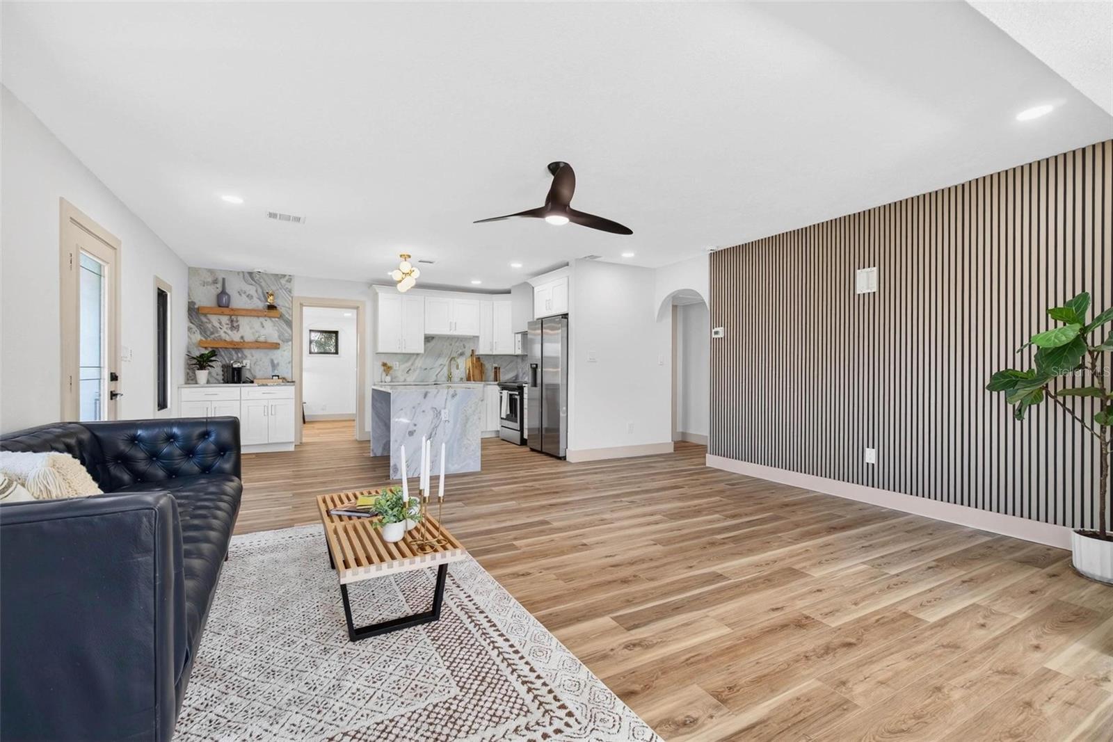 203 DRIFTWOOD DR W — photo 11