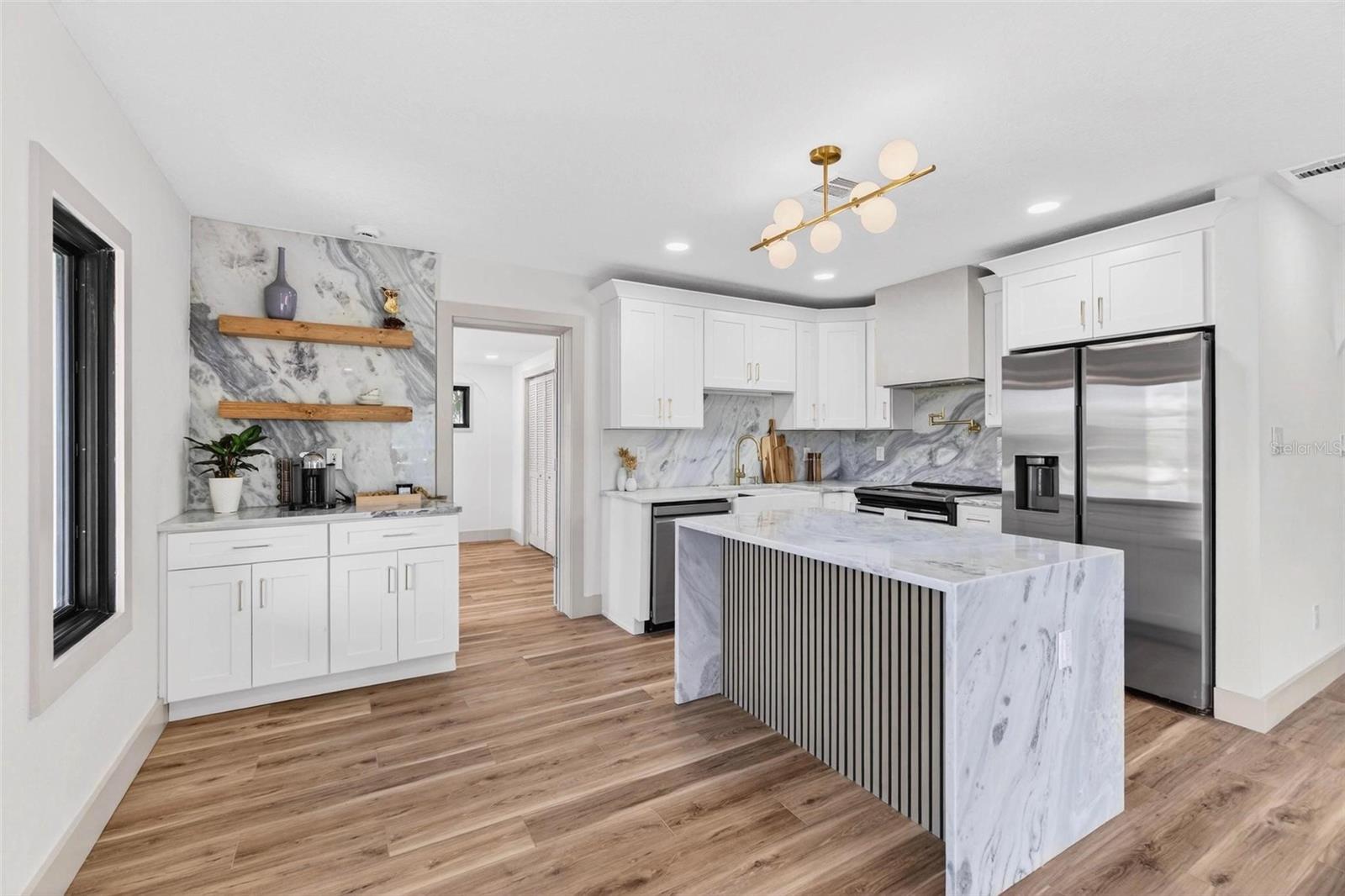 203 DRIFTWOOD DR W — photo 6