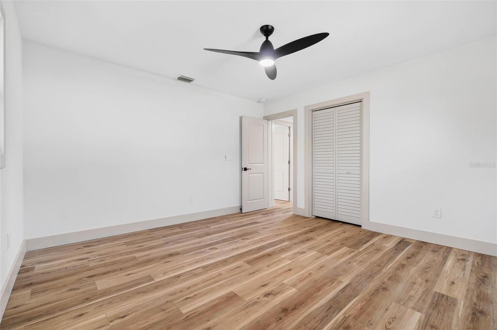 203 DRIFTWOOD DR W — photo 24