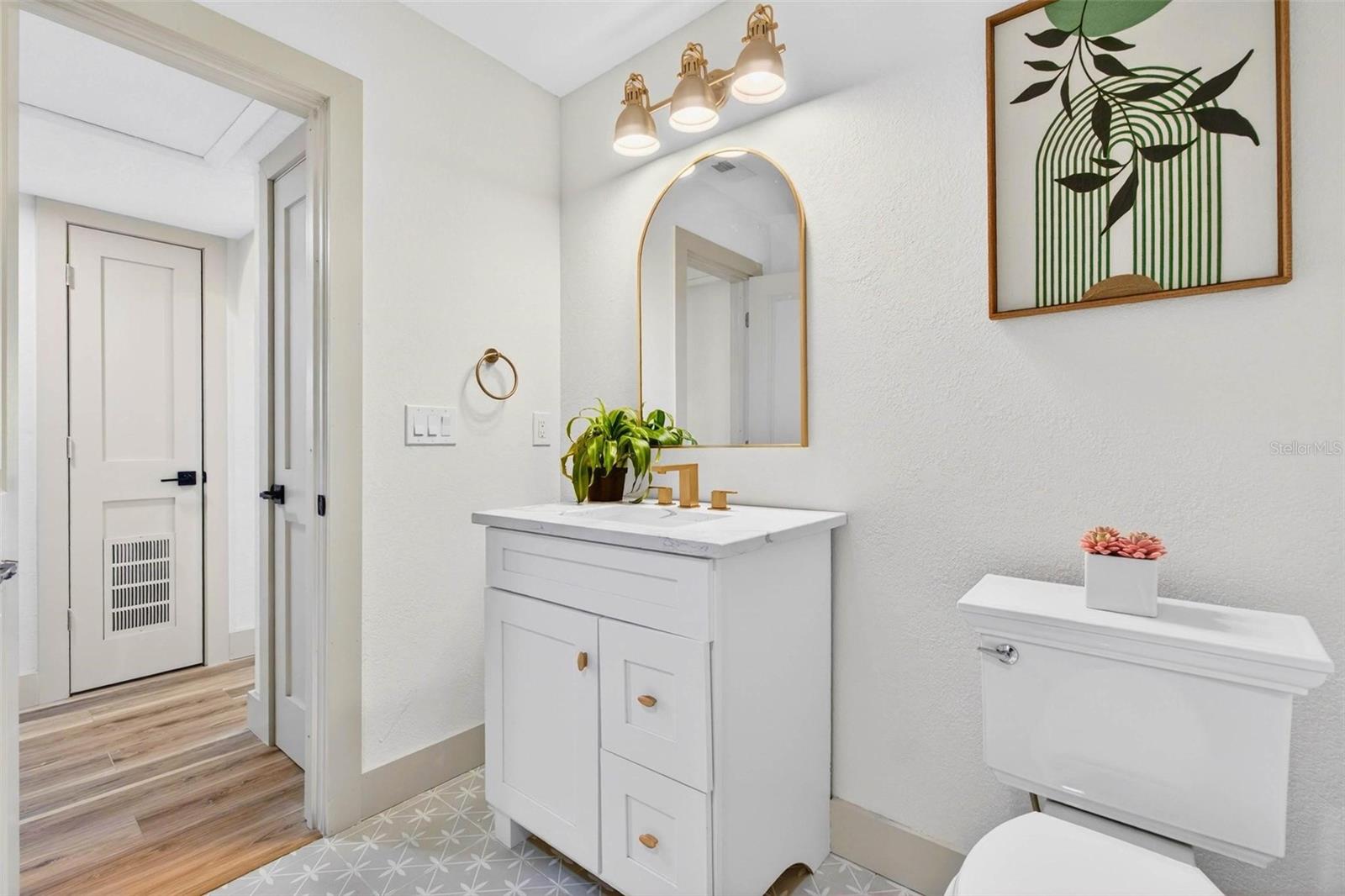 203 DRIFTWOOD DR W — photo 27