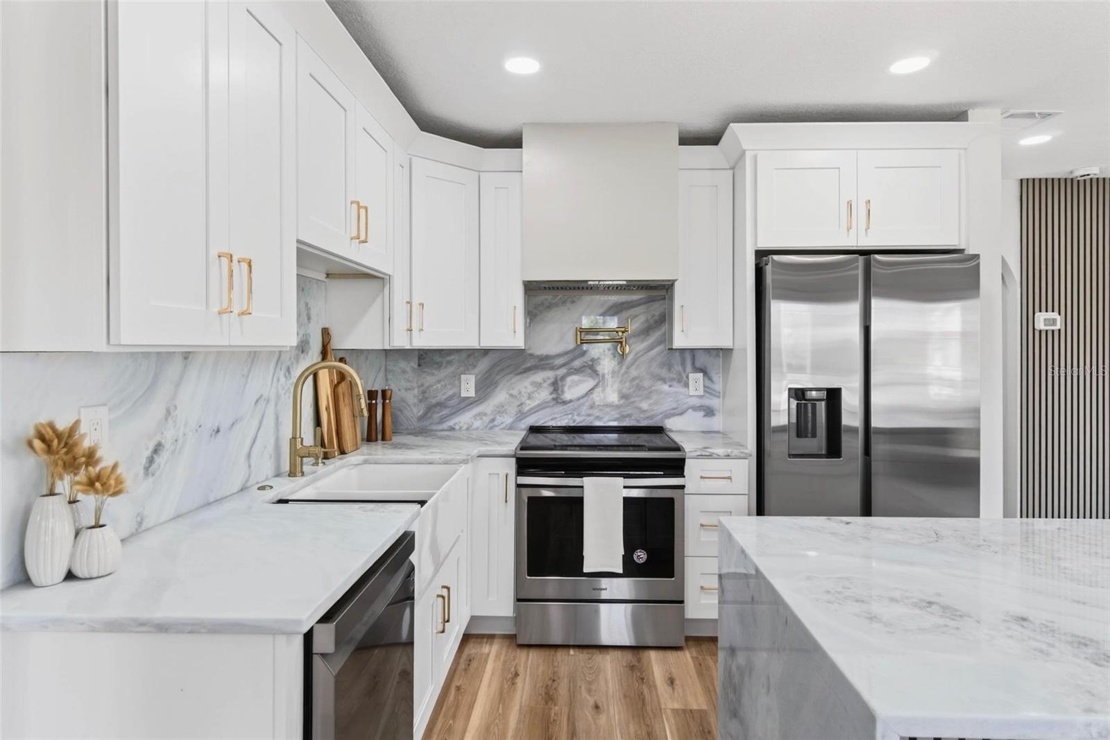 203 DRIFTWOOD DR W — photo 4