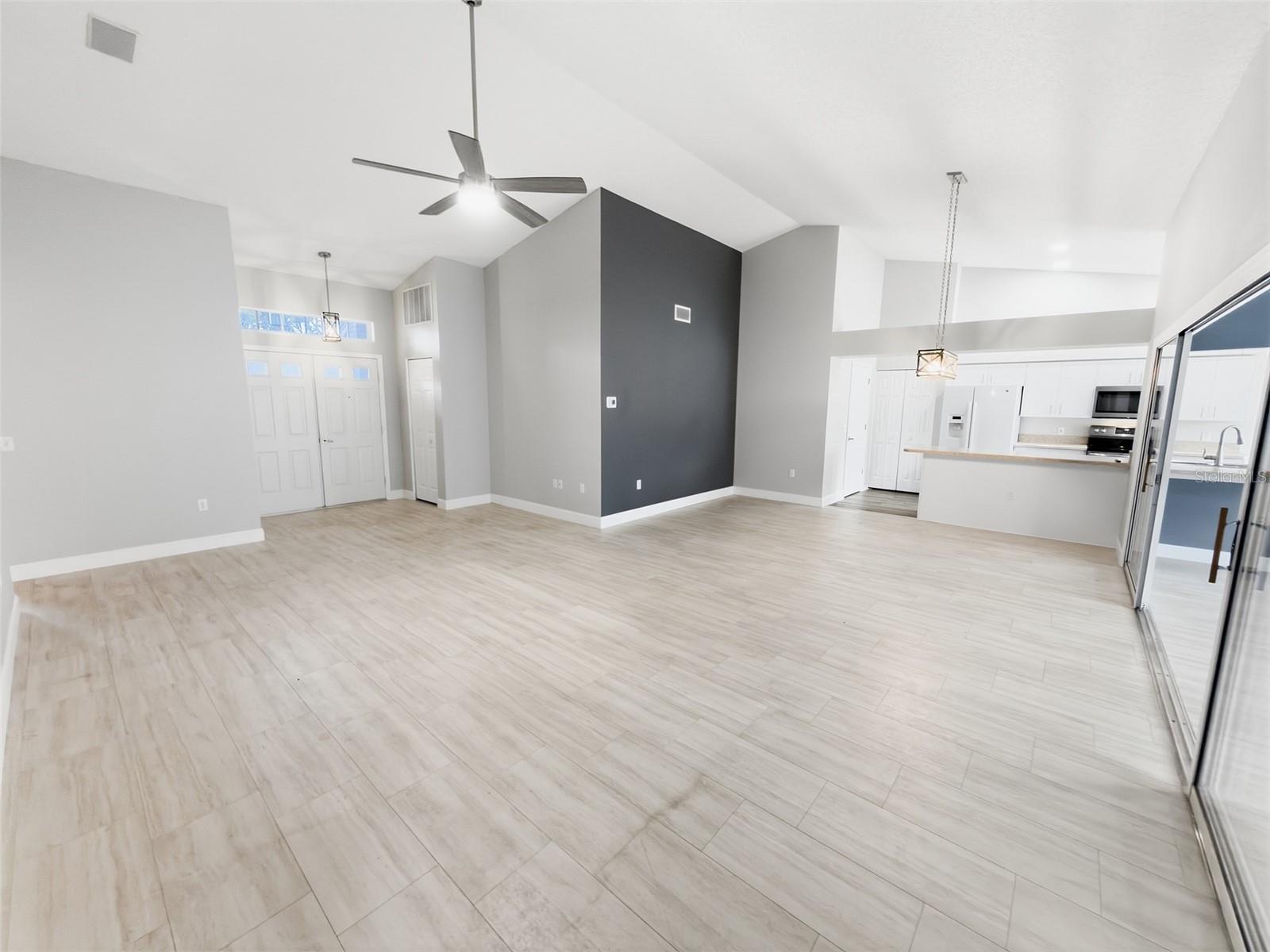 18730 WORTHINGTON DR — photo 10