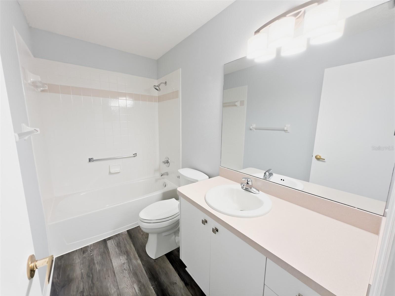 18730 WORTHINGTON DR — photo 32