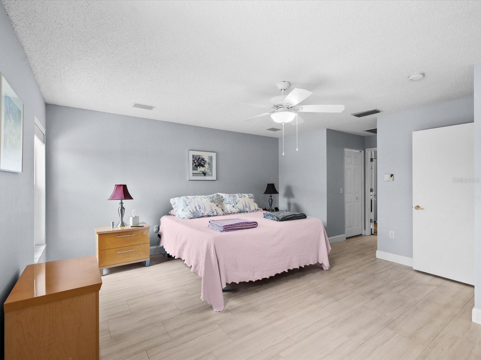 18730 WORTHINGTON DR — photo 23