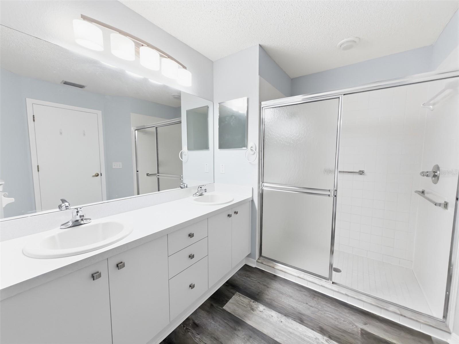 18730 WORTHINGTON DR — photo 27