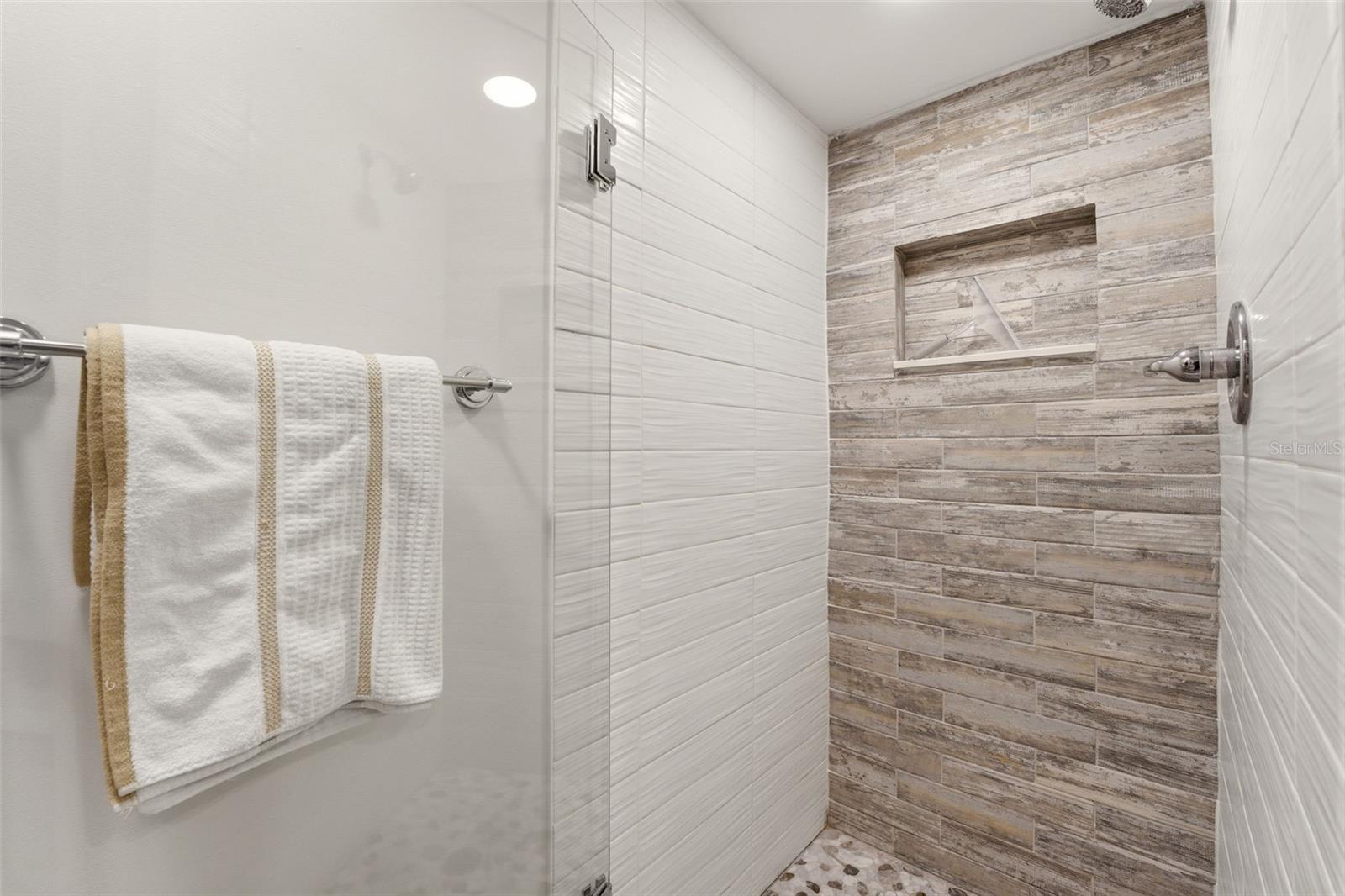 101 LOUELLA LN #2 — photo 23