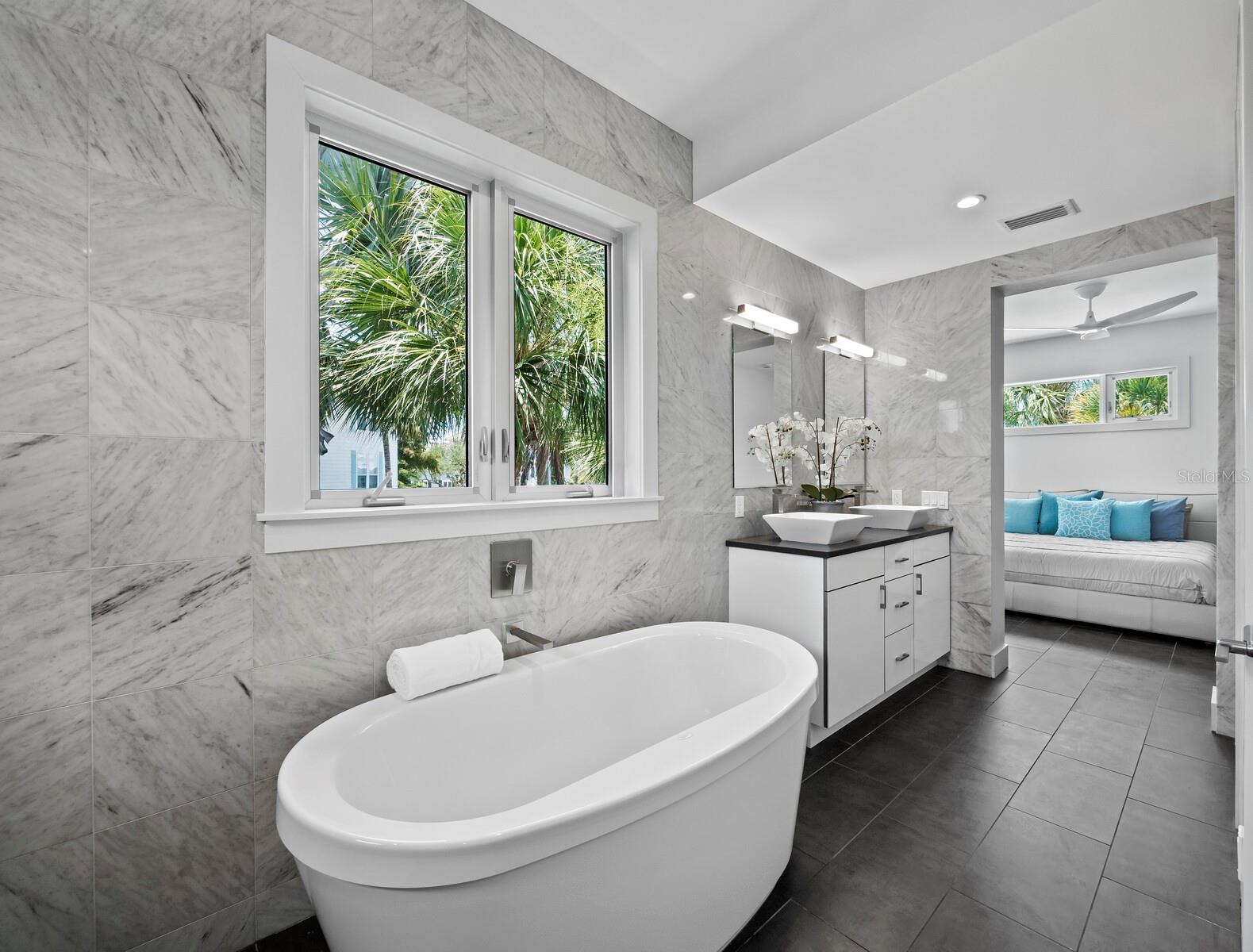 471 ISLAND CIR — photo 31