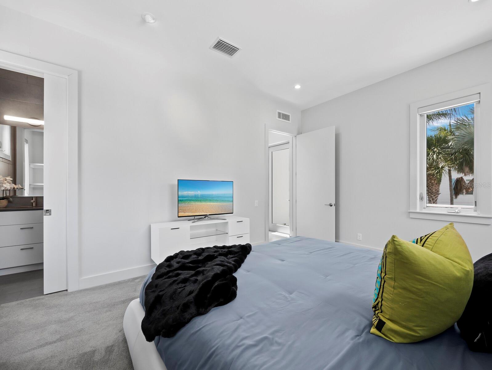 471 ISLAND CIR — photo 33