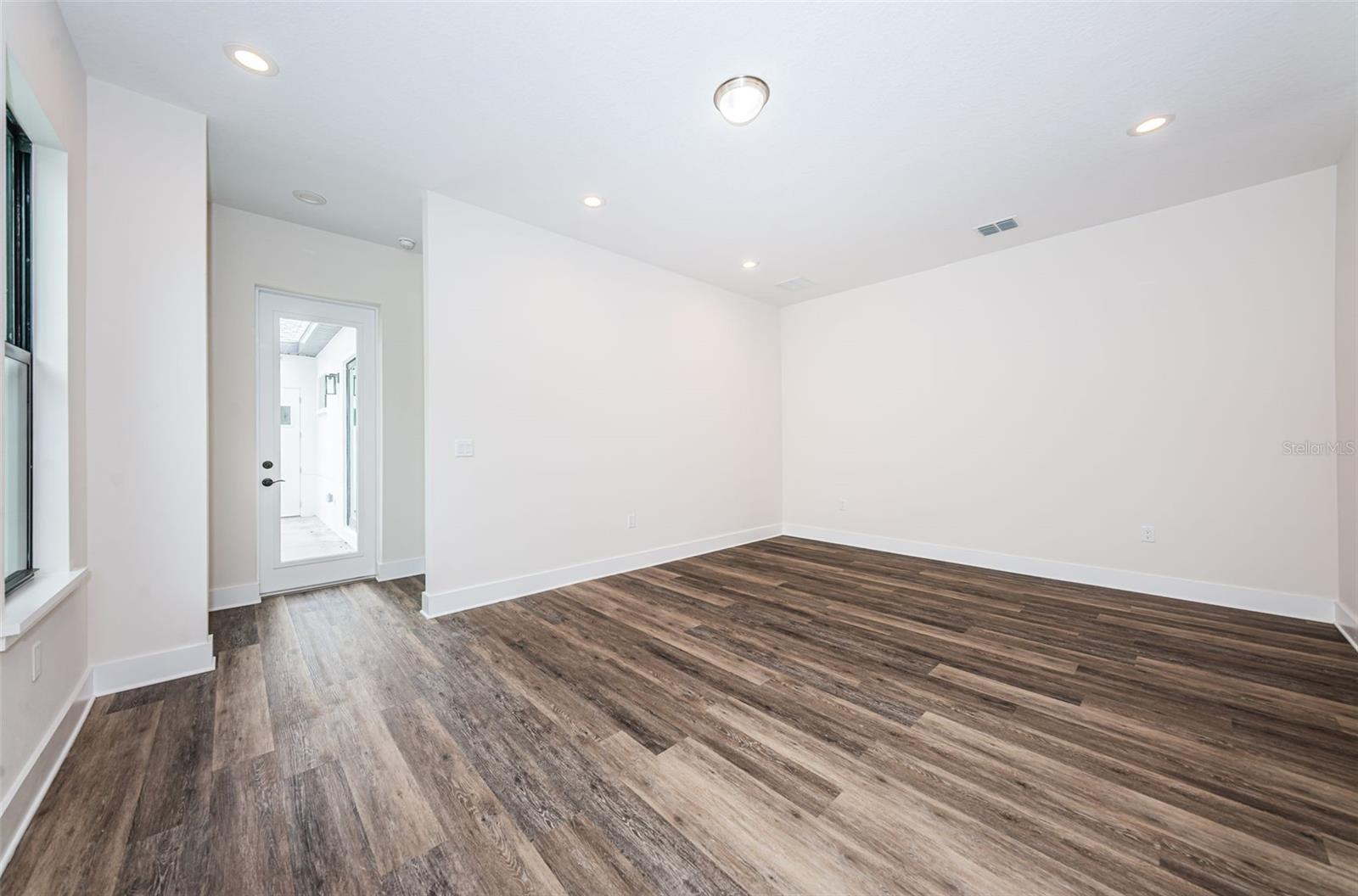 5972 CENTRAL AVE — photo 11