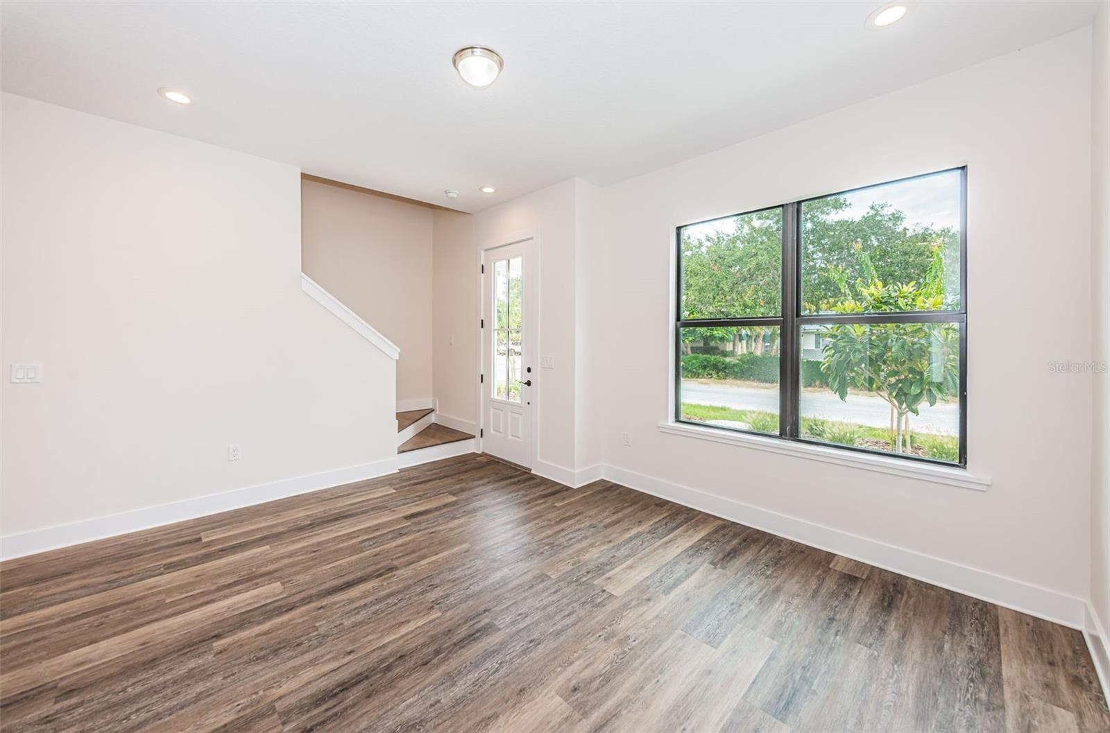 5972 CENTRAL AVE — photo 3