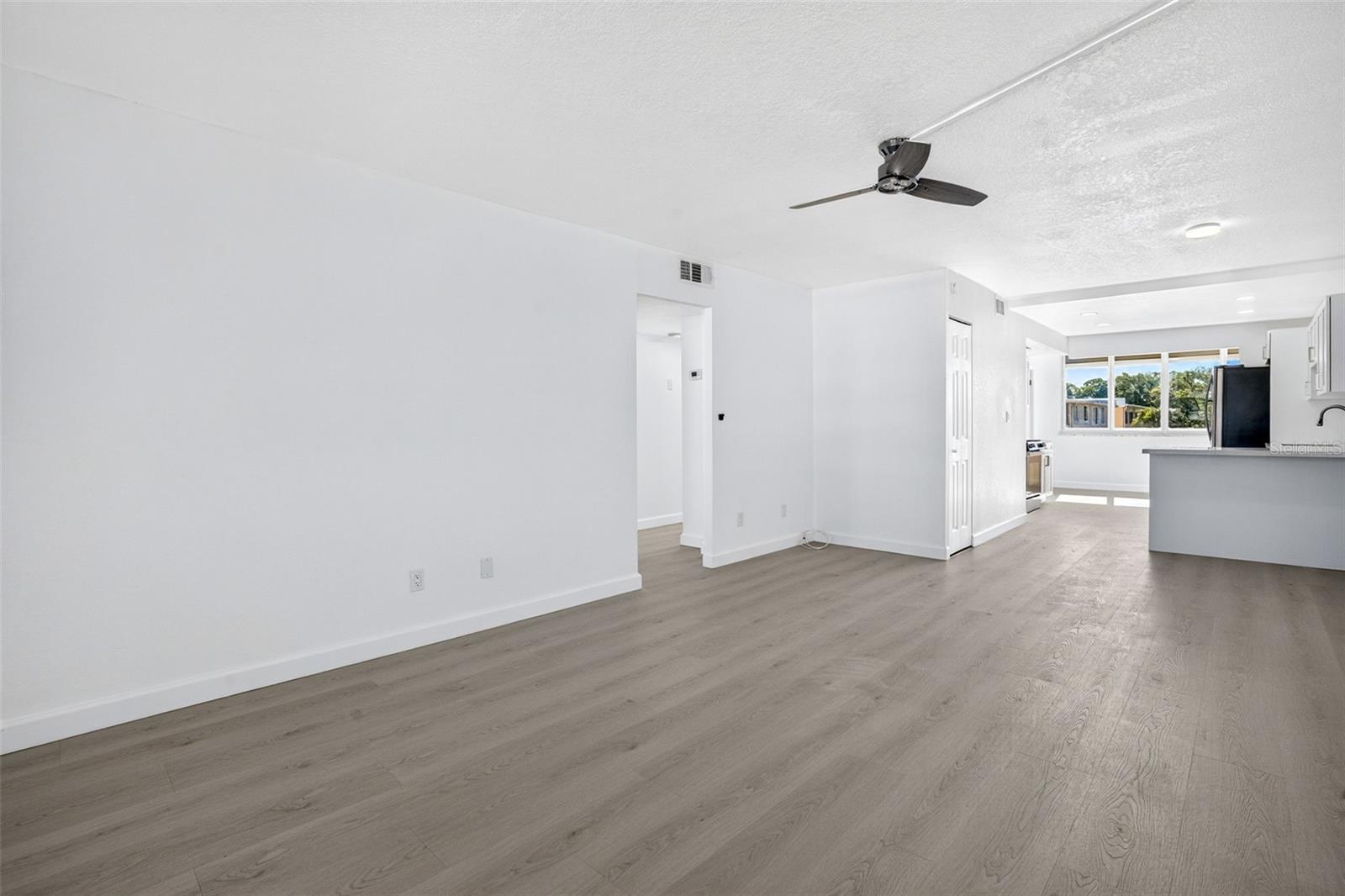 5095 BAY ST NE #310 — photo 6