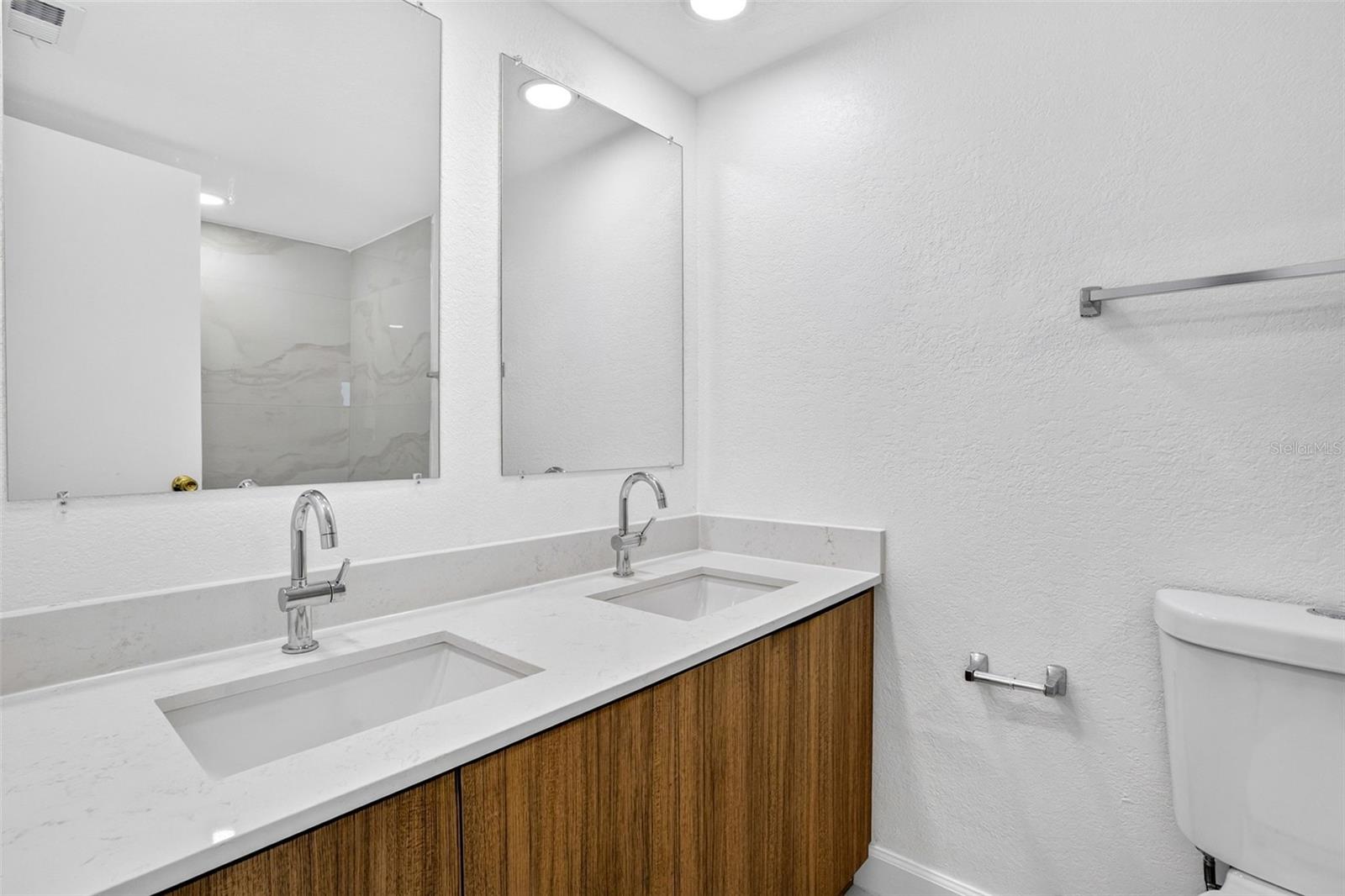 5095 BAY ST NE #310 — photo 19