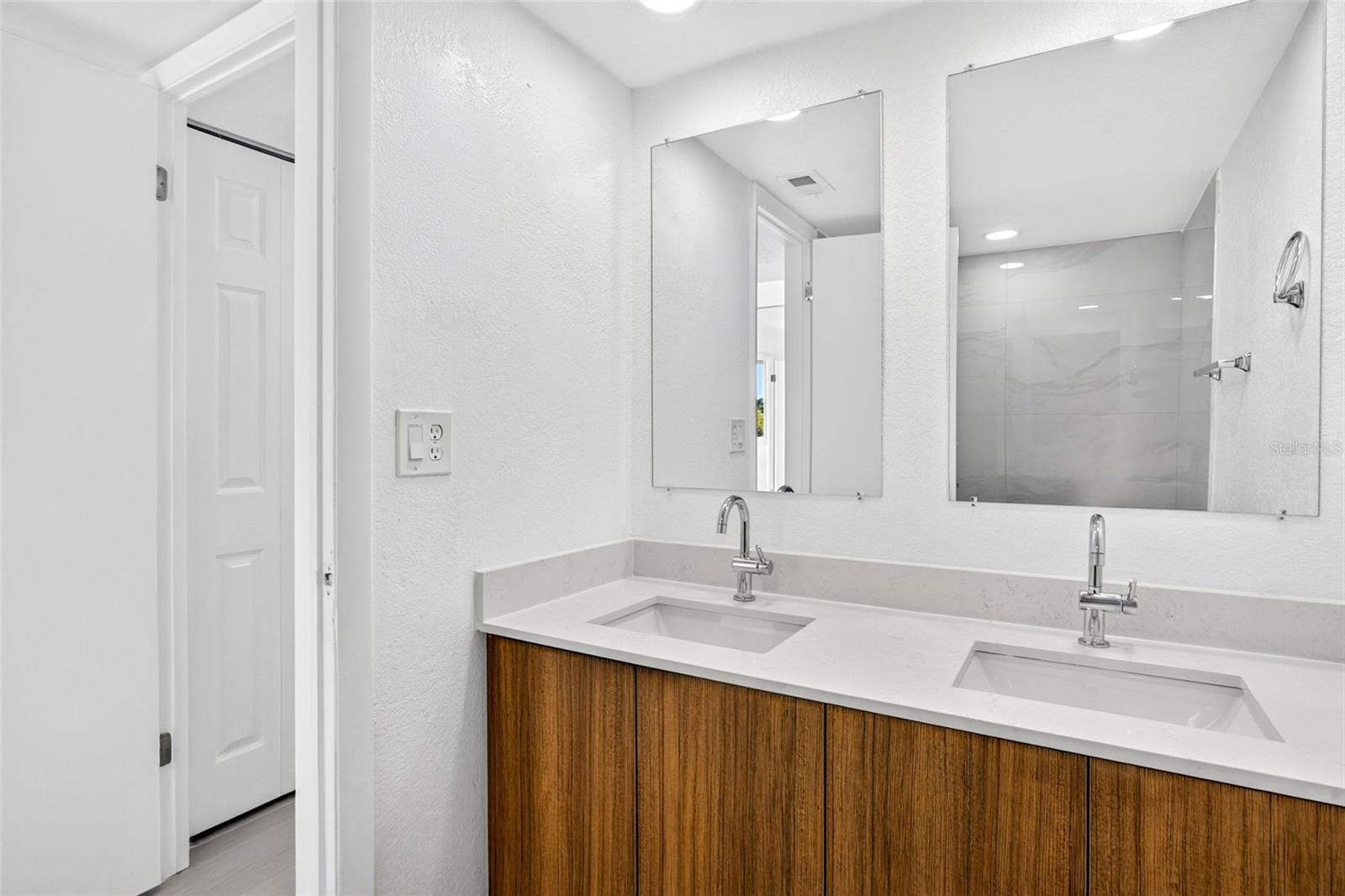 5095 BAY ST NE #310 — photo 18