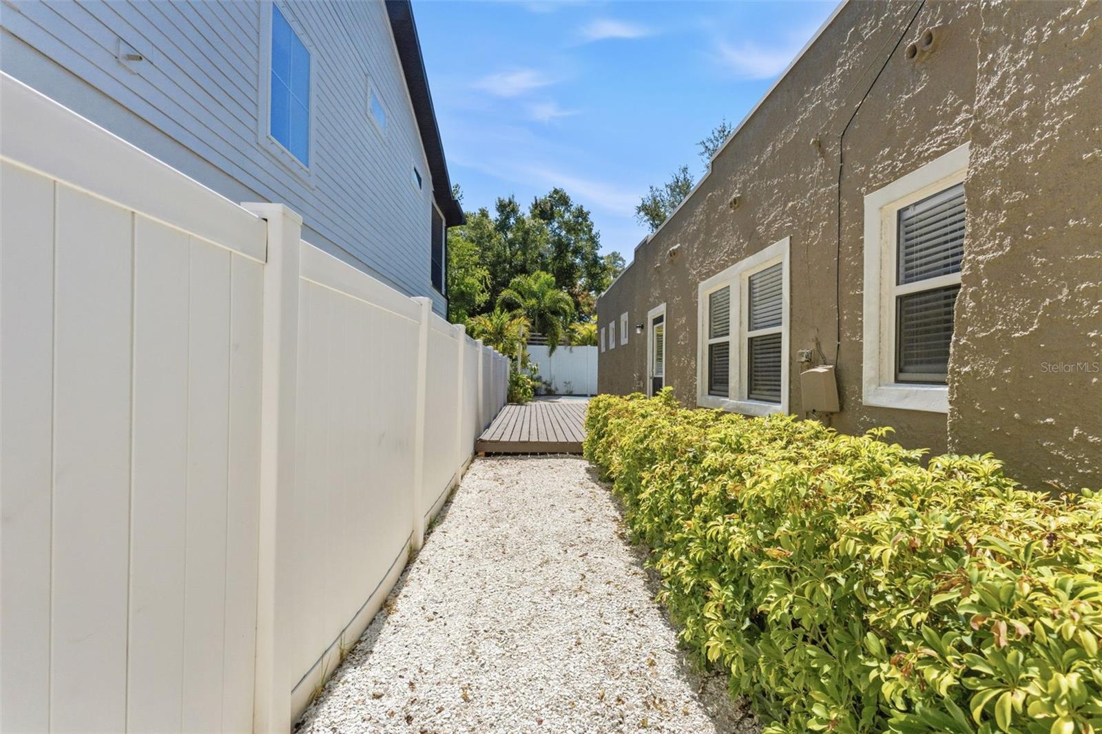 1618 S ARRAWANA AVE — photo 45