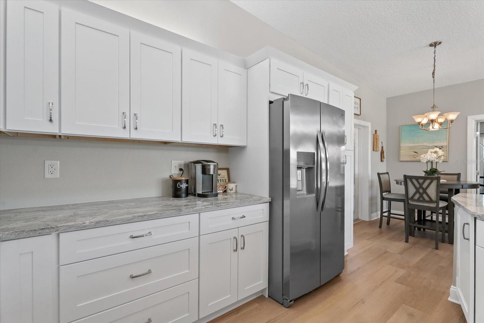 512 PALM AVE — photo 14