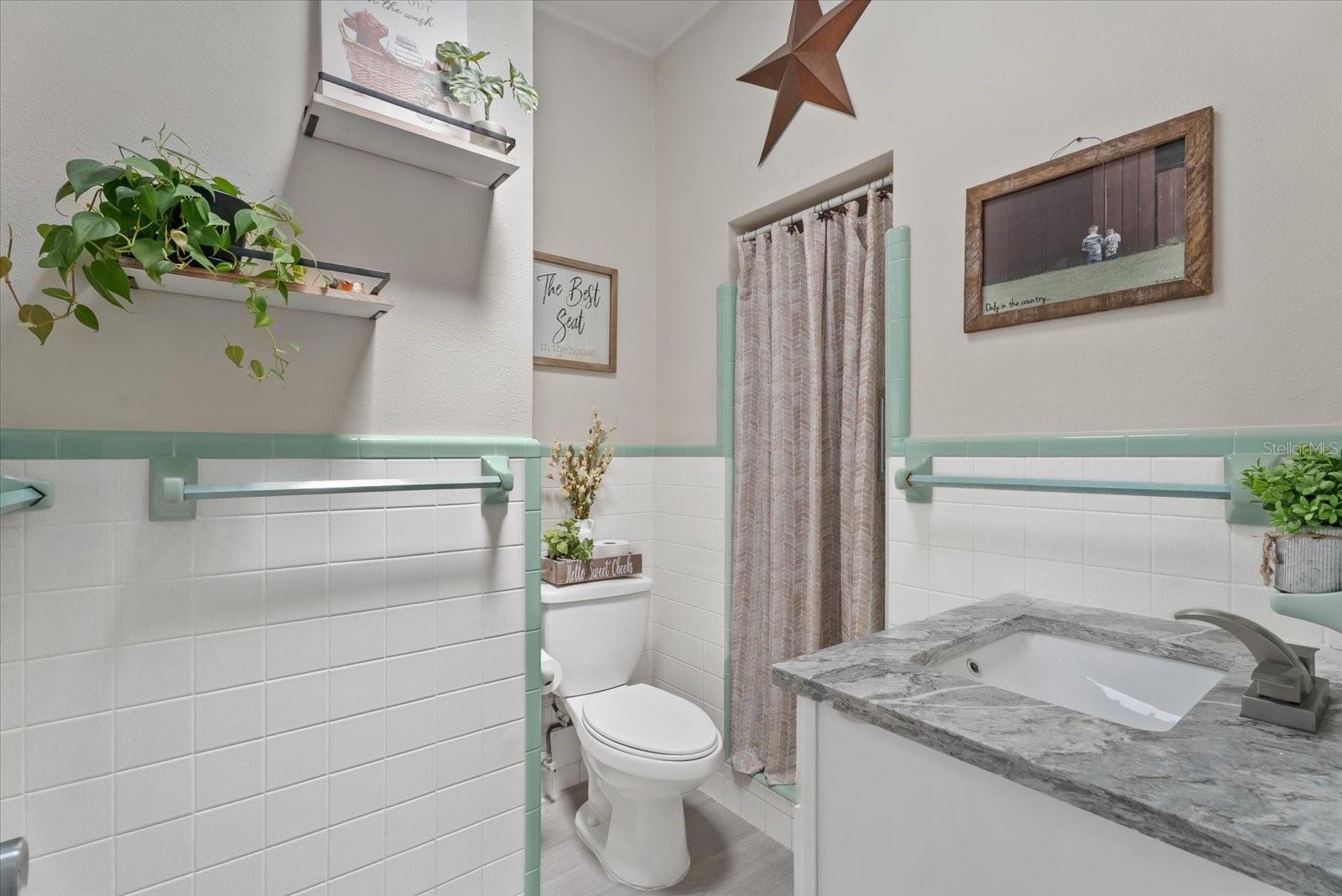 512 PALM AVE — photo 23