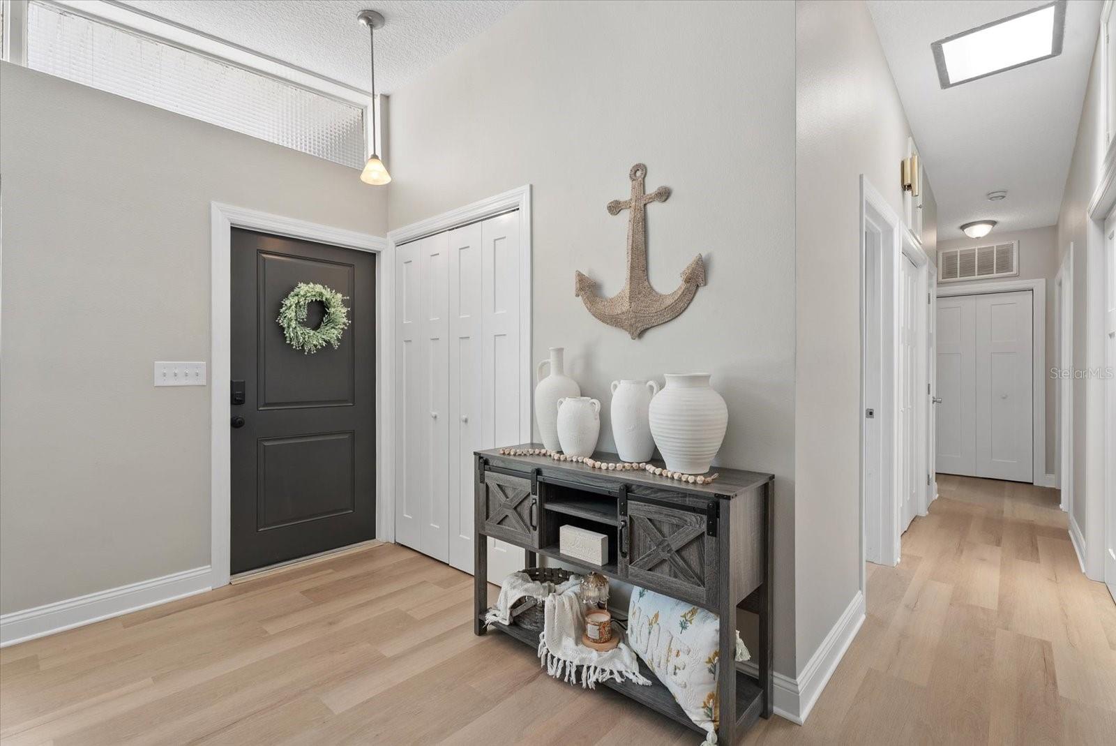512 PALM AVE — photo 17
