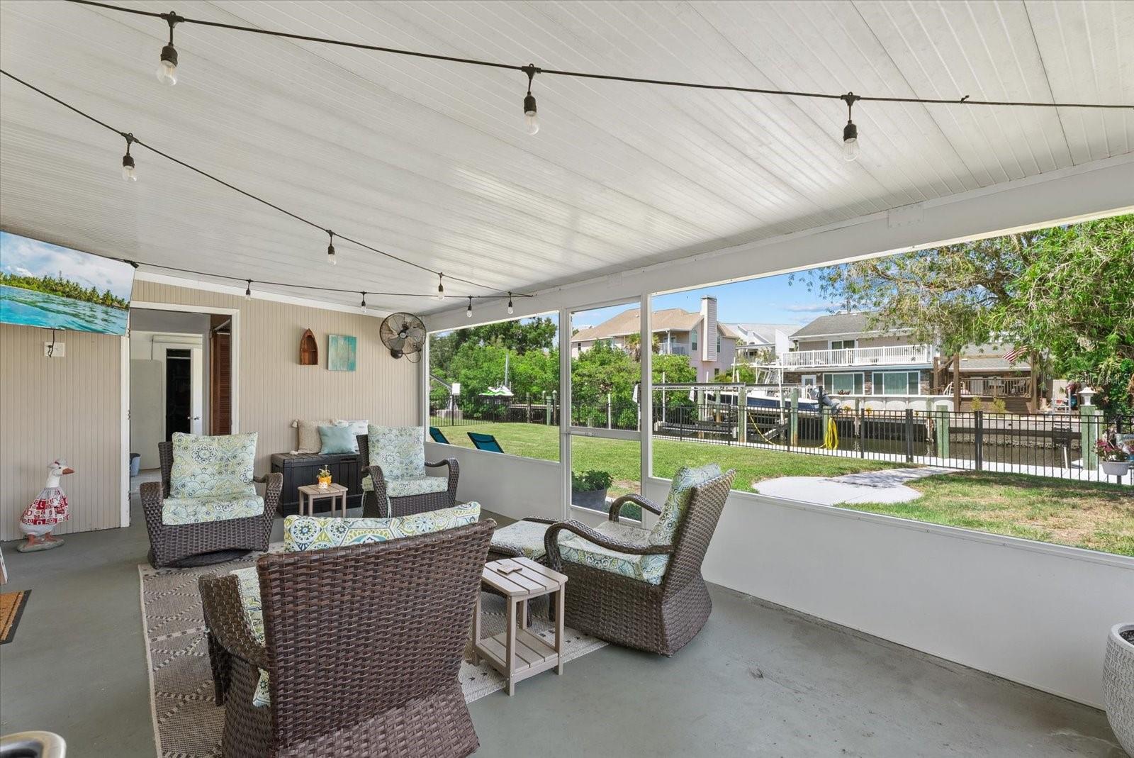 512 PALM AVE — photo 29