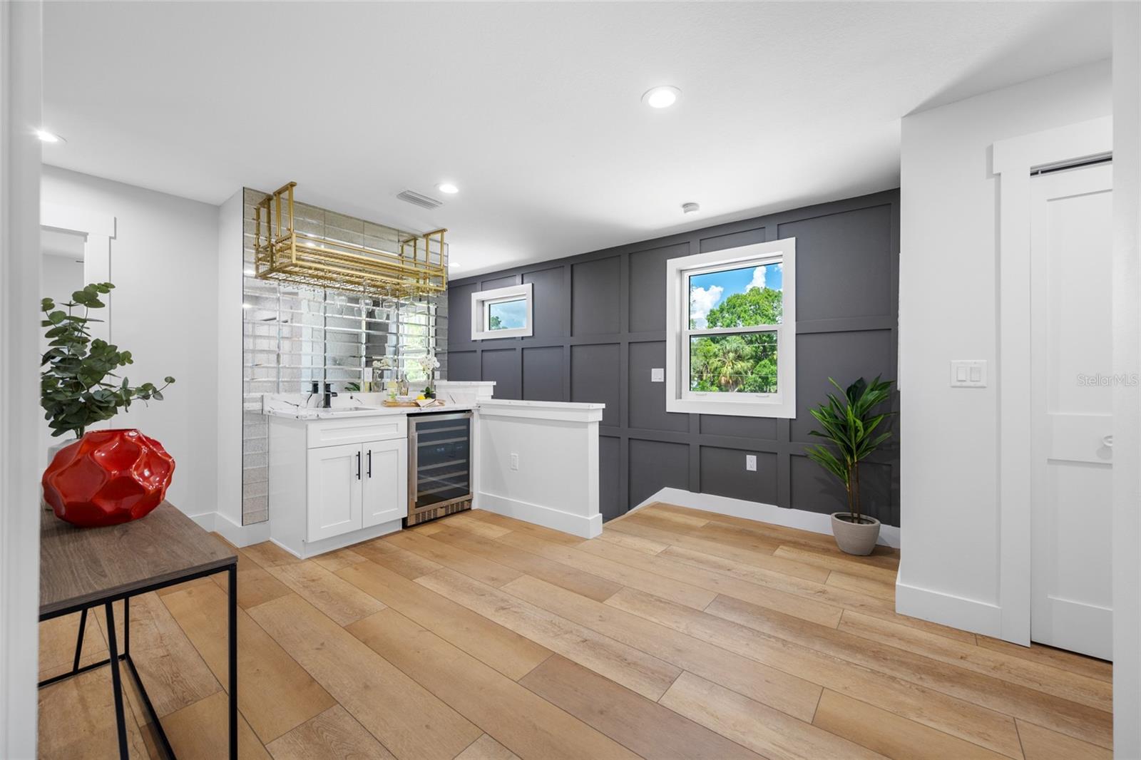 1004 W HENRY AVE — photo 24