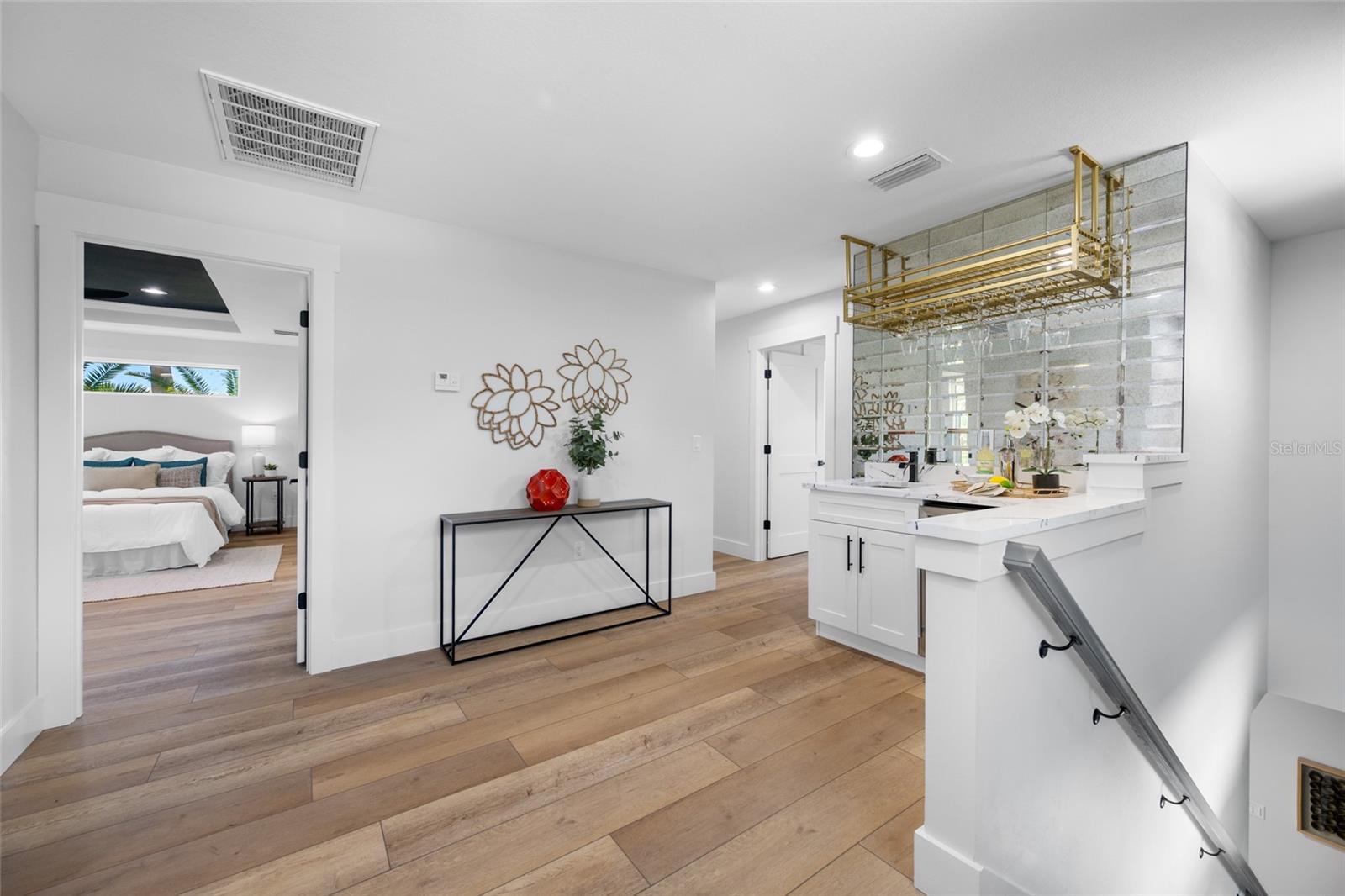 1004 W HENRY AVE — photo 25