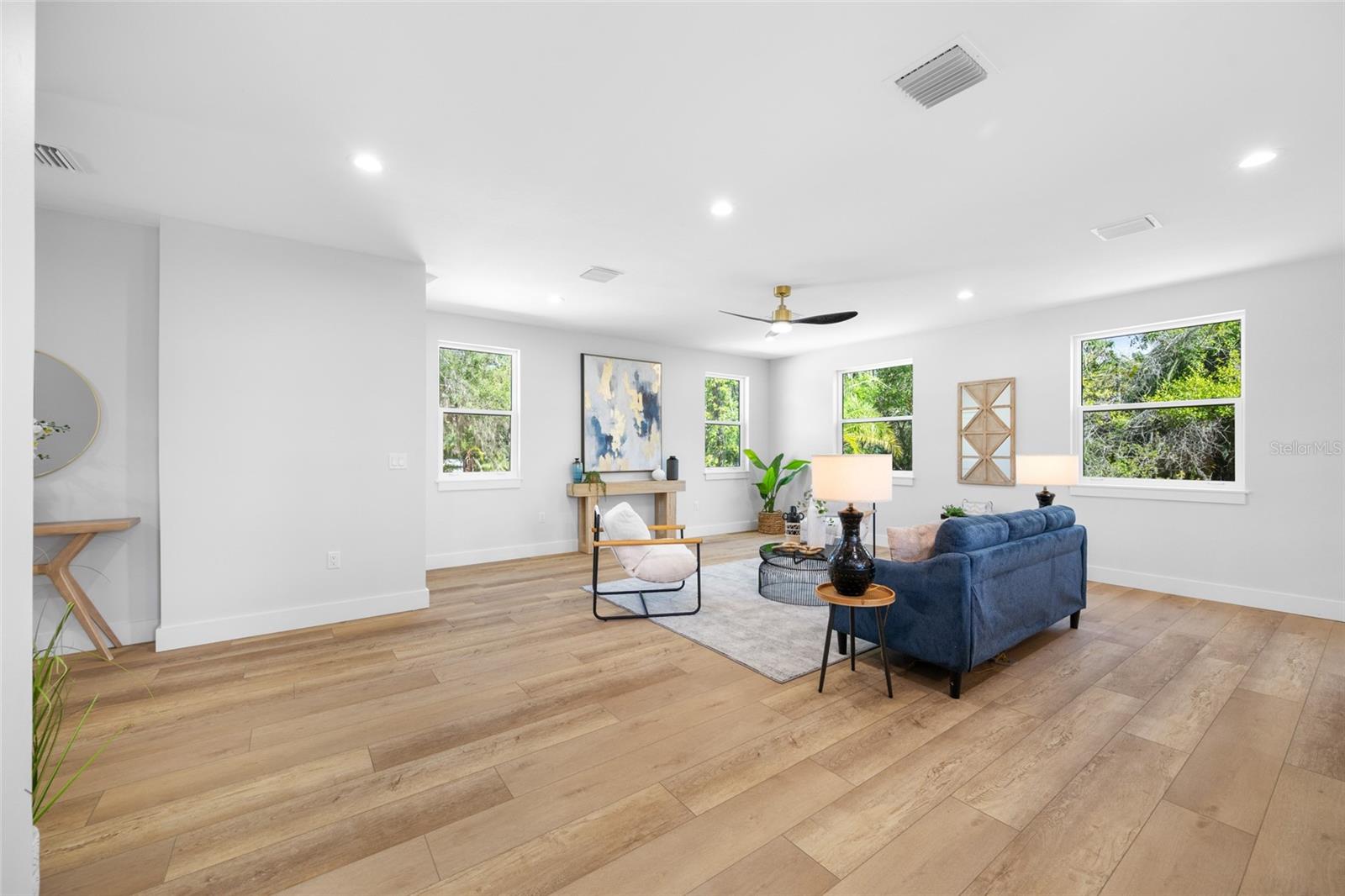 1004 W HENRY AVE — photo 9