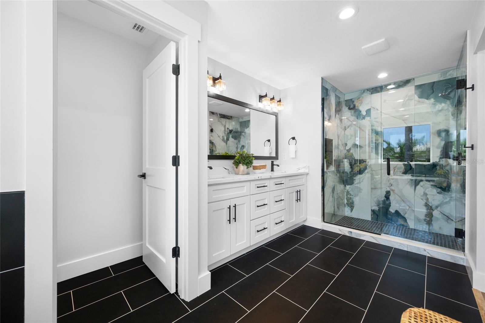 1004 W HENRY AVE — photo 33
