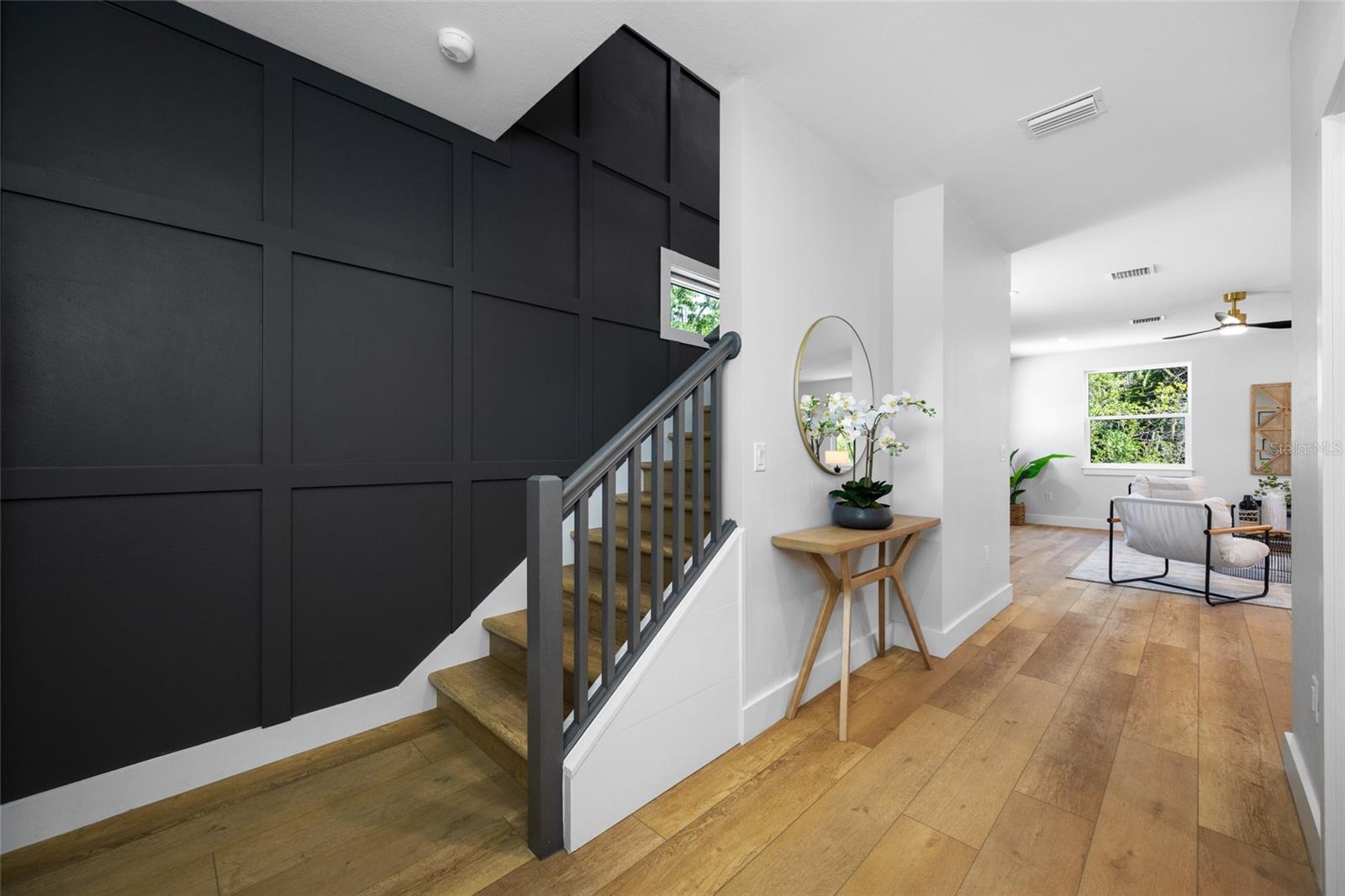 1004 W HENRY AVE — photo 7