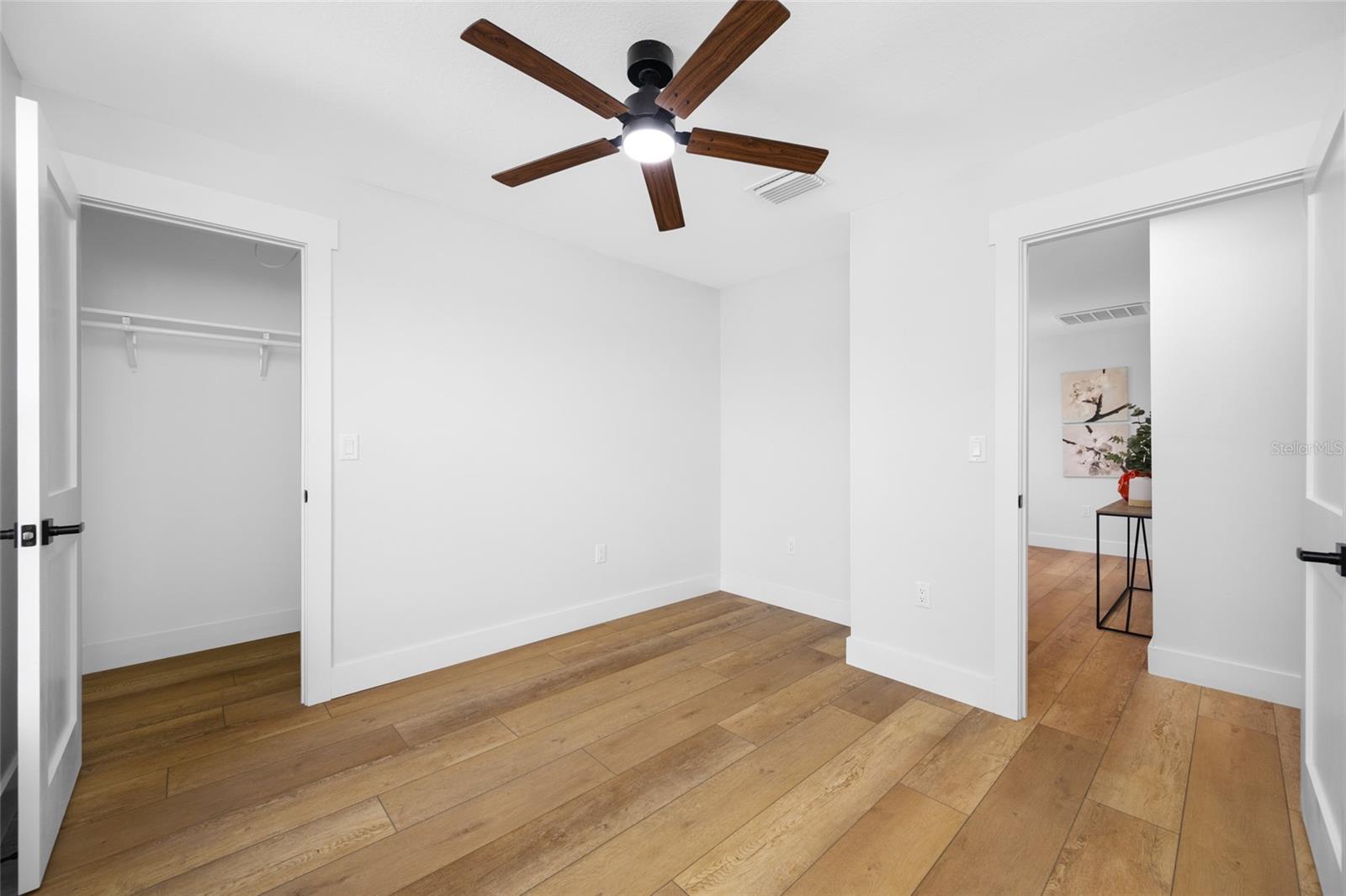 1004 W HENRY AVE — photo 39