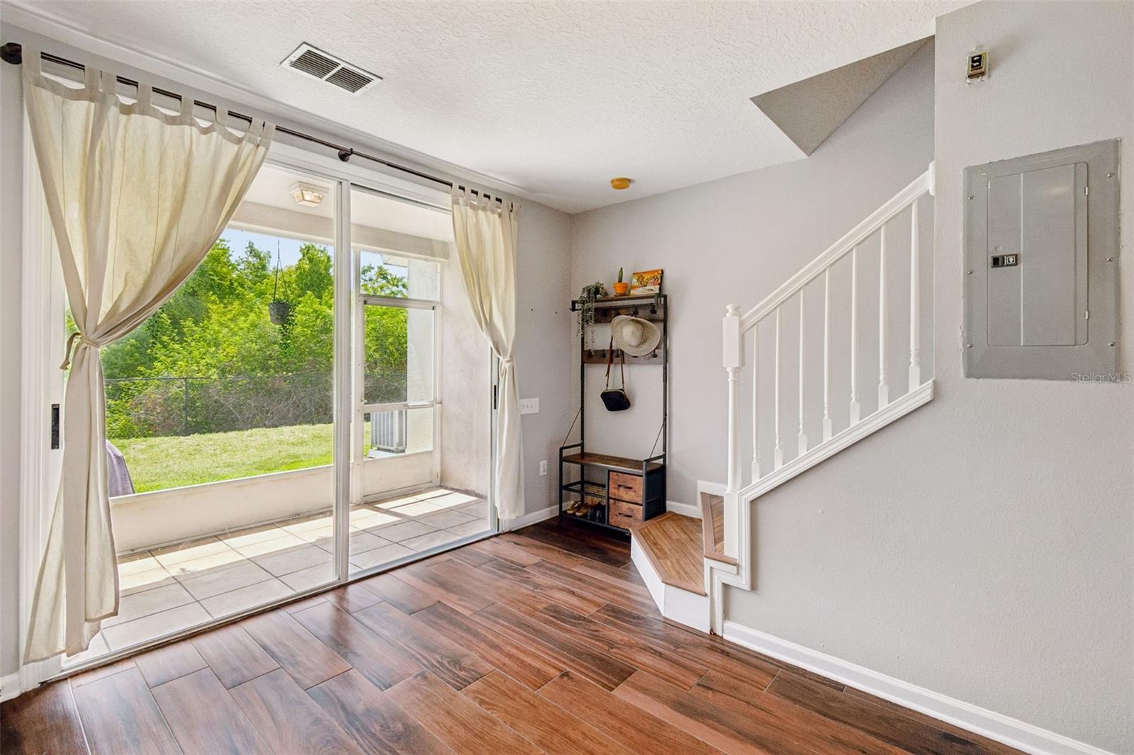 4423 BARNSTEAD DR — photo 12