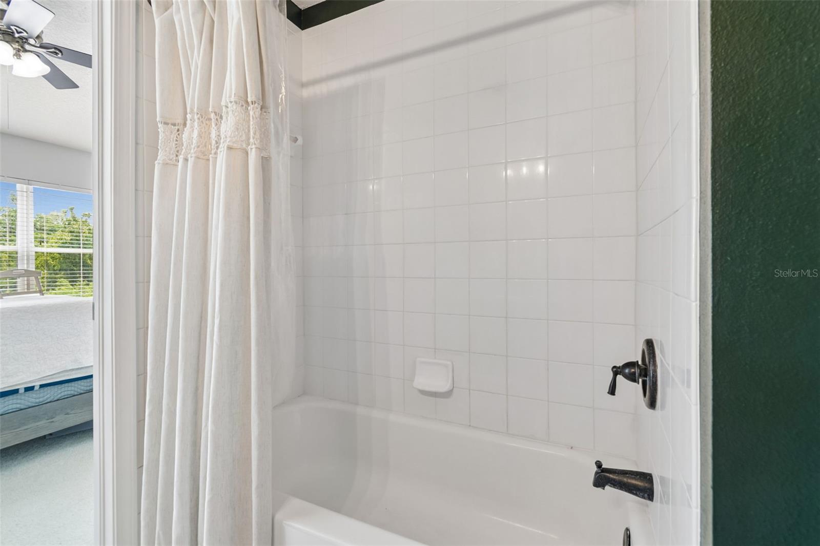4423 BARNSTEAD DR — photo 17